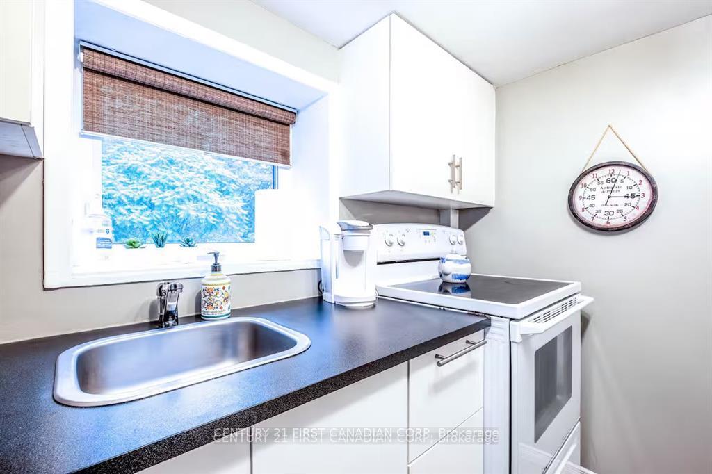 Photo 14 of Unit Unit A, 705 Conversation Drive, Waterloo, Downtown Waterloo — HOMEH