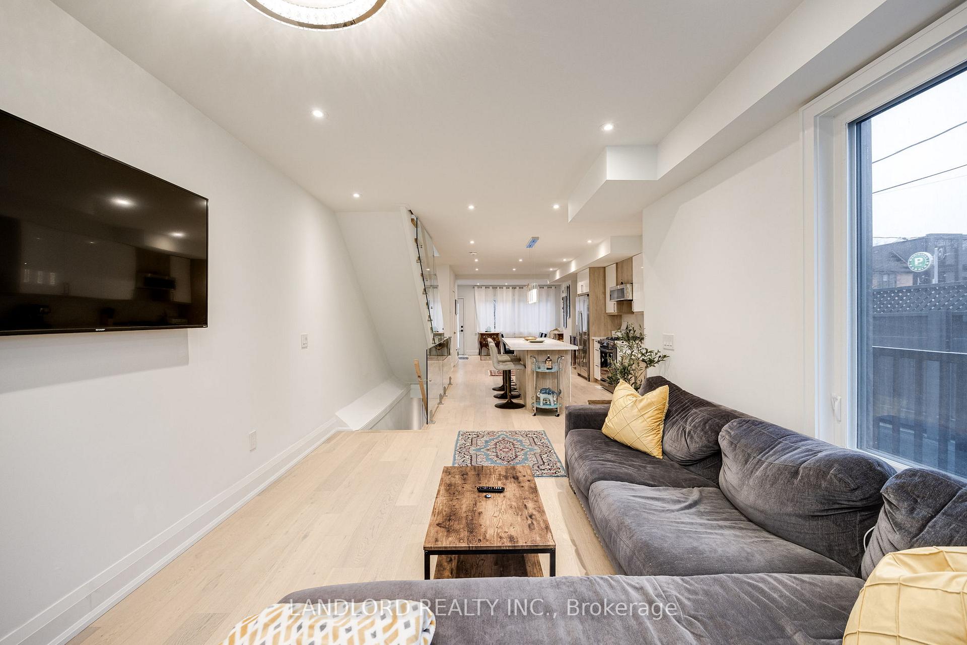 Photo 8 of Unit Main, 17 Ferrier Avenue, Toronto, Playter Estates-Danforth — HOMEH