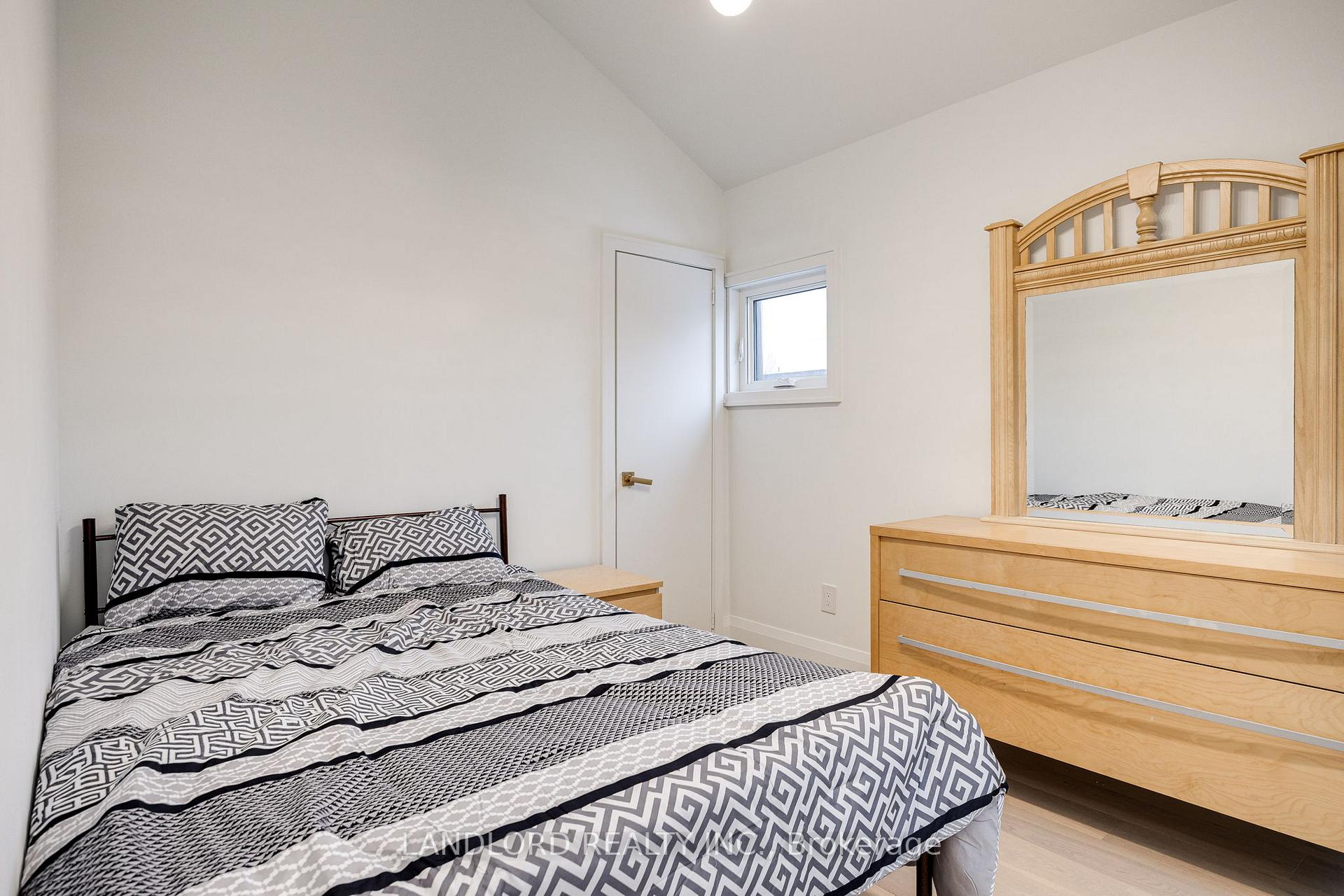 Photo 11 of Unit Main, 17 Ferrier Avenue, Toronto, Playter Estates-Danforth — HOMEH