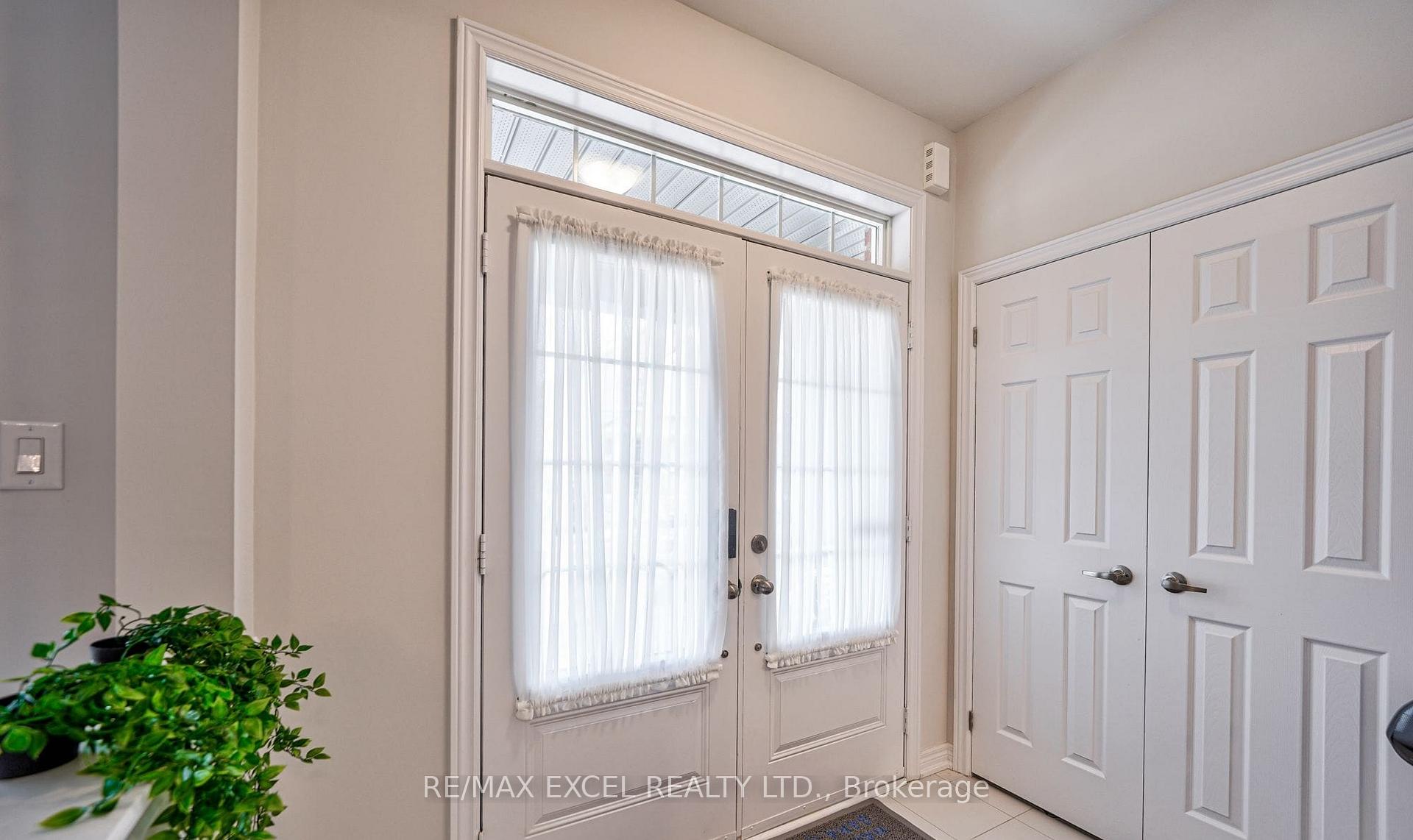Photo 2 of Unit Main House, 18 Waterleaf Road, Markham, Cornell — HOMEH