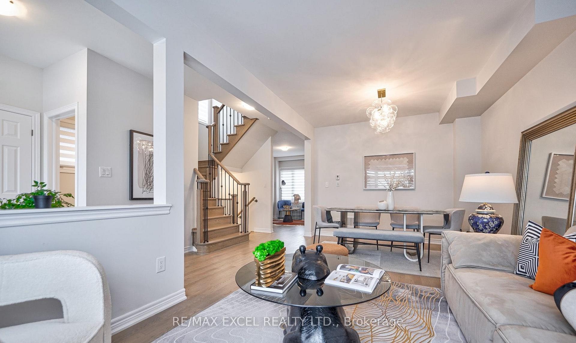 Photo 4 of Unit Main House, 18 Waterleaf Road, Markham, Cornell — HOMEH