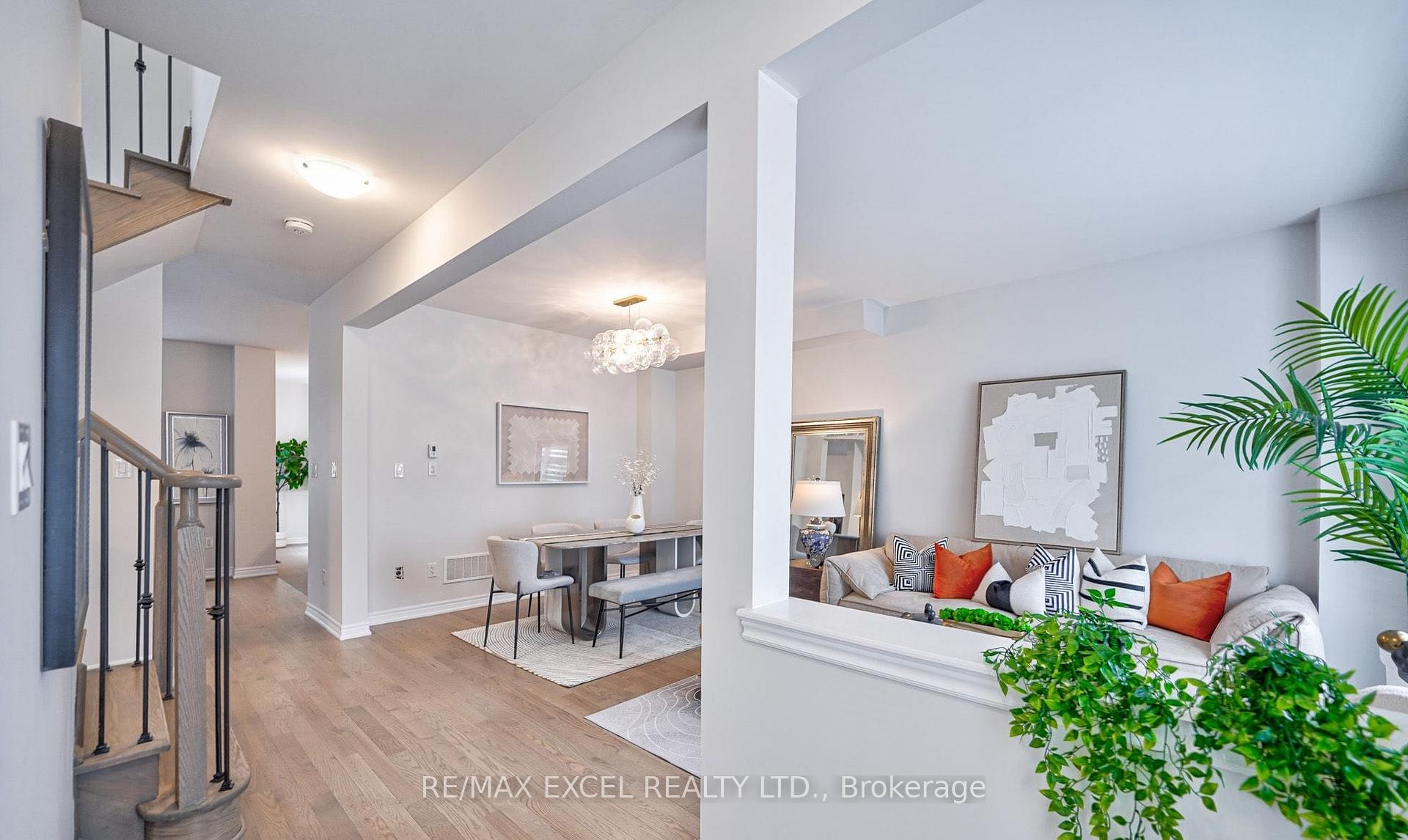 Photo 3 of Unit Main House, 18 Waterleaf Road, Markham, Cornell — HOMEH