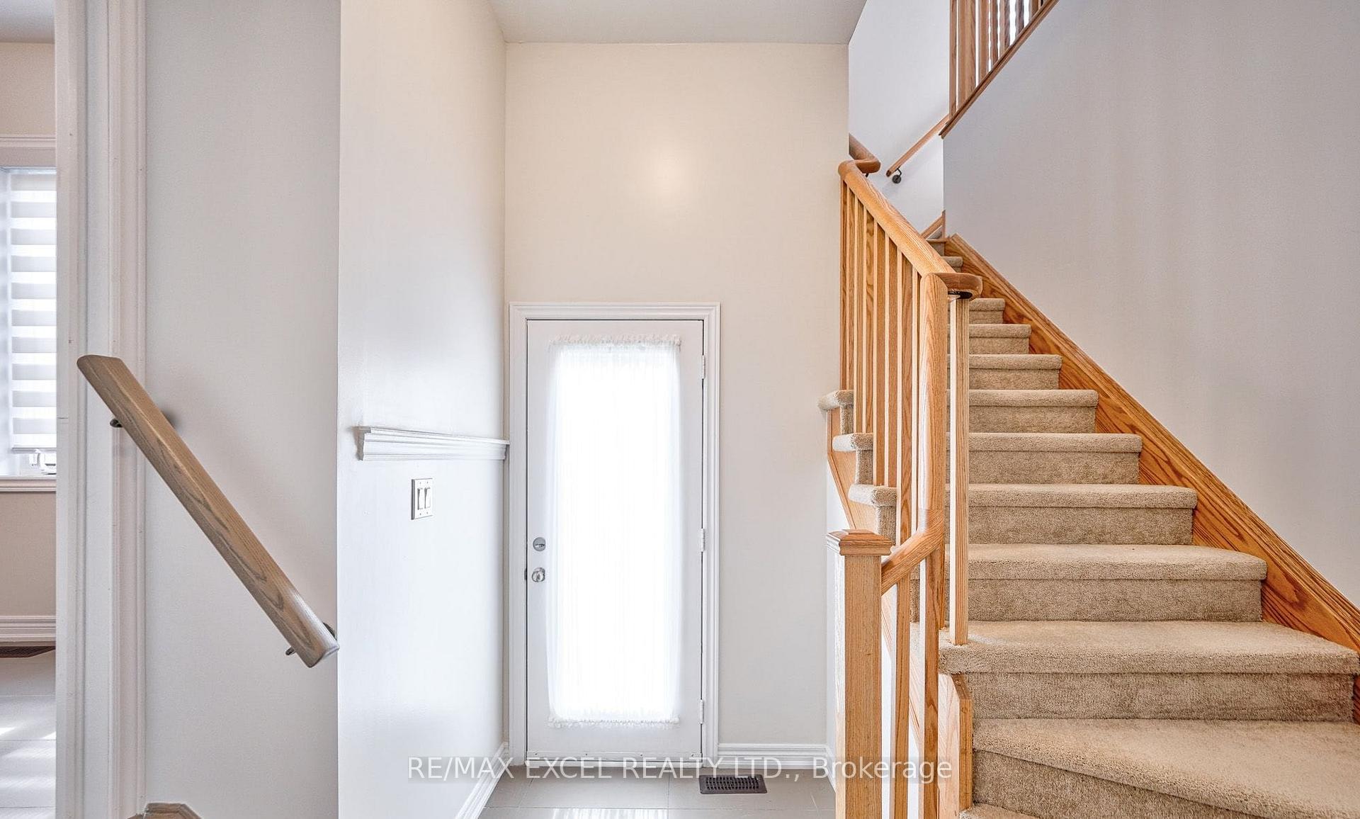 Photo 5 of Unit Main House, 18 Waterleaf Road, Markham, Cornell — HOMEH