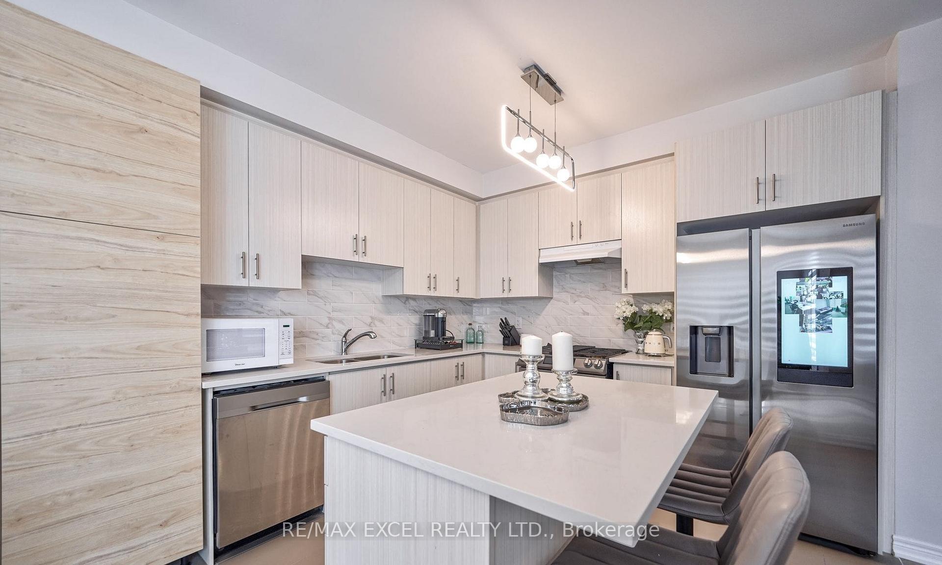 Photo 10 of Unit Main House, 18 Waterleaf Road, Markham, Cornell — HOMEH