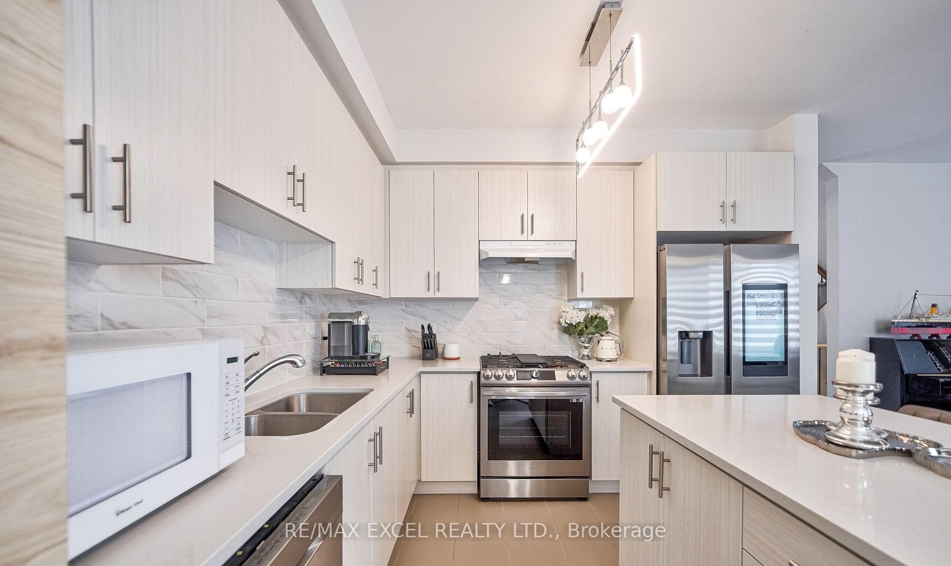Photo 11 of Unit Main House, 18 Waterleaf Road, Markham, Cornell — HOMEH