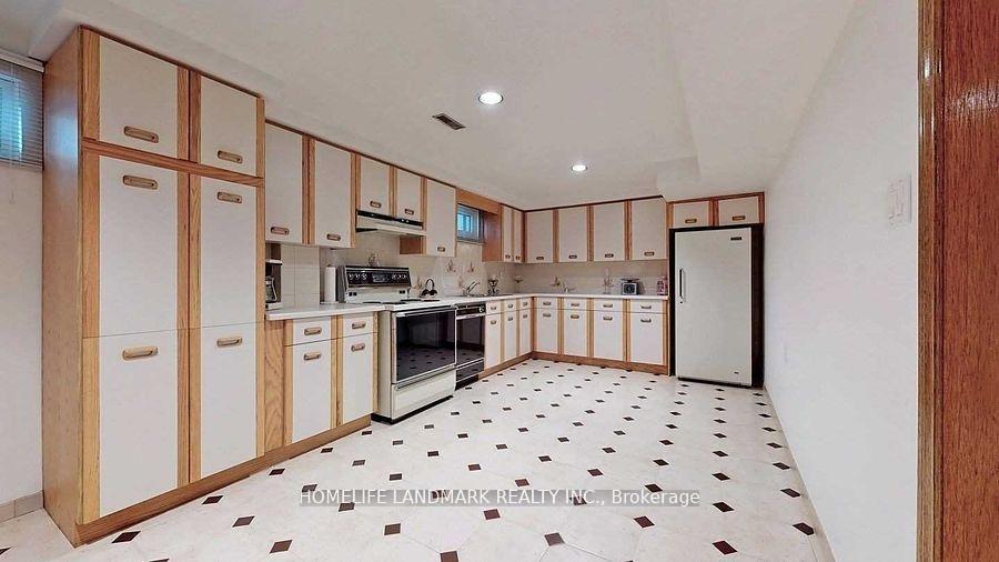Photo 5 of 27 Foundry Crescent S, Markham, Raymerville — HOMEH