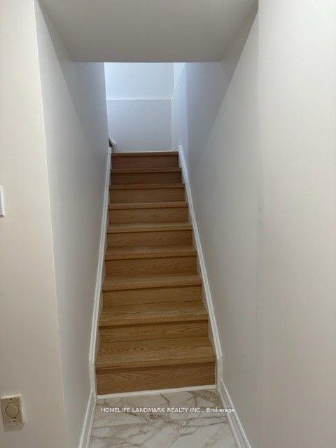 Photo 6 of 27 Foundry Crescent S, Markham, Raymerville — HOMEH