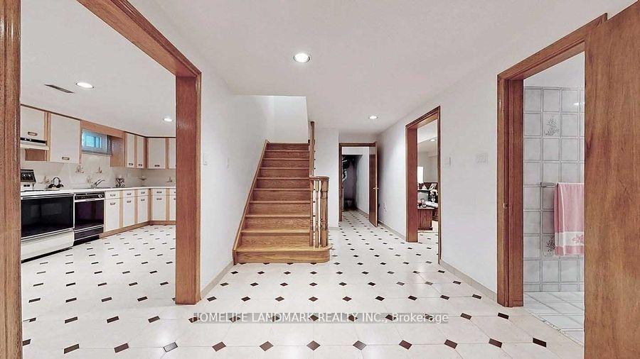 Photo 8 of 27 Foundry Crescent S, Markham, Raymerville — HOMEH