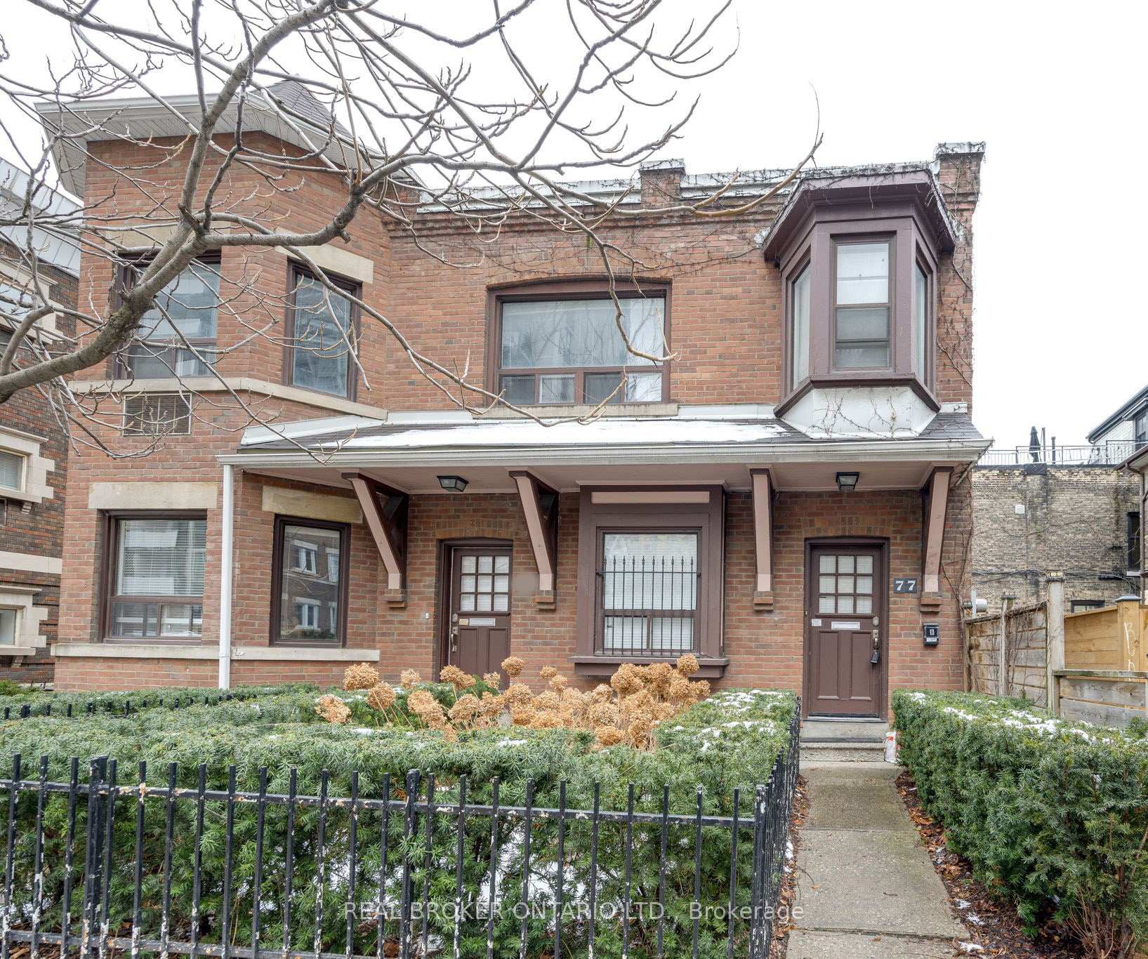 Front of Unit Upper, 77 Isabella Street
