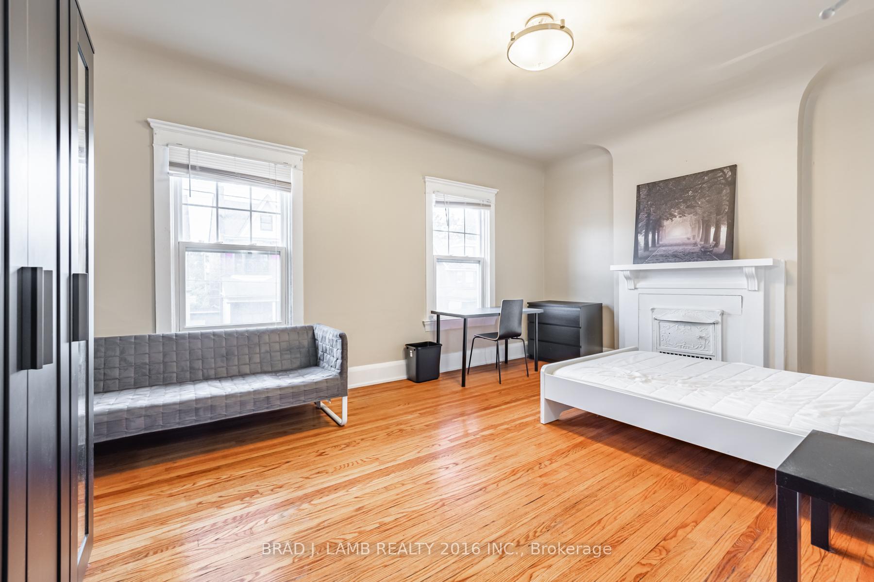 Photo 1 of Unit 2, 984 Dundas Street W, Toronto, Trinity-Bellwoods — HOMEH