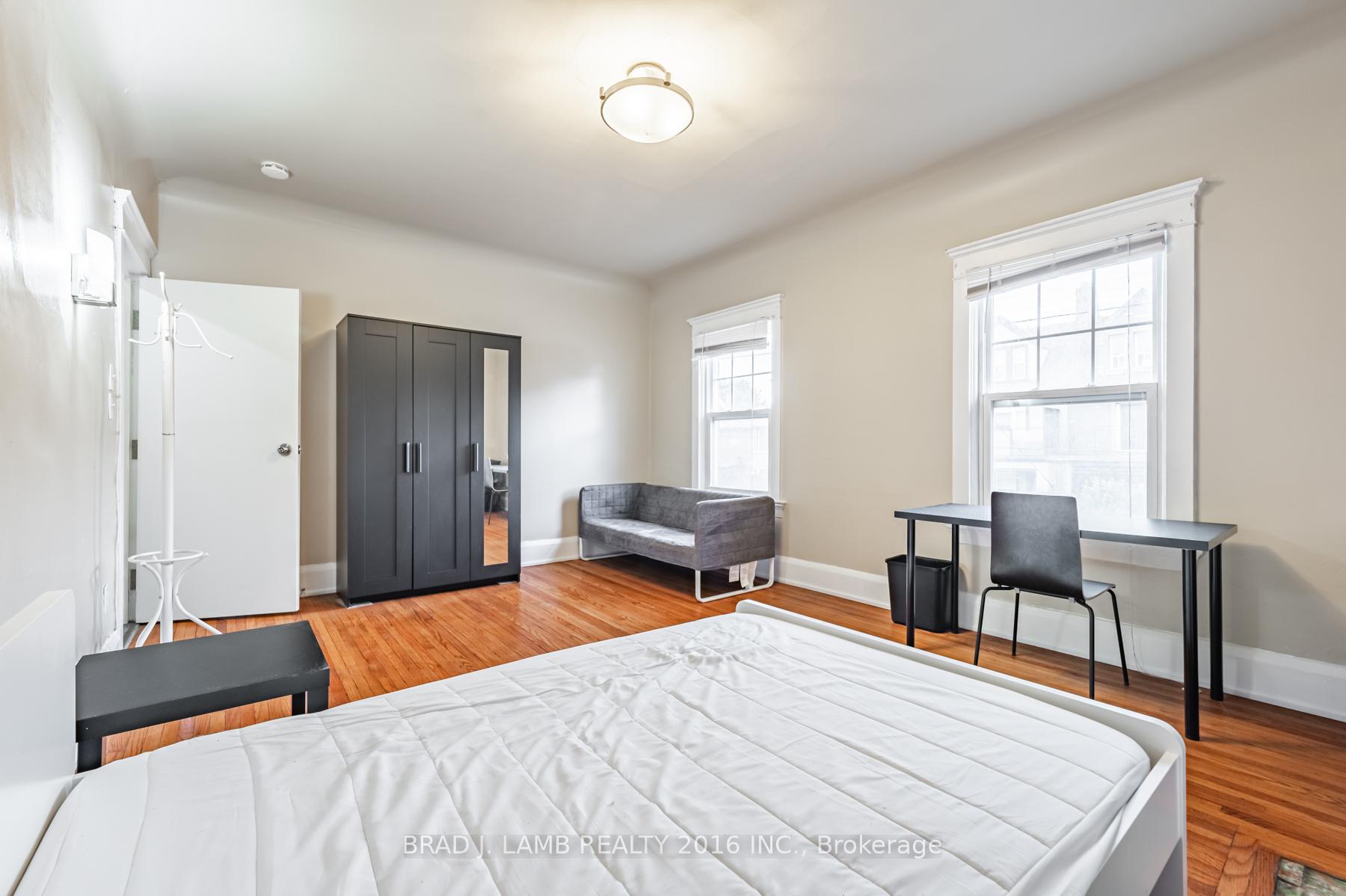 Photo 3 of Unit 2, 984 Dundas Street W, Toronto, Trinity-Bellwoods — HOMEH