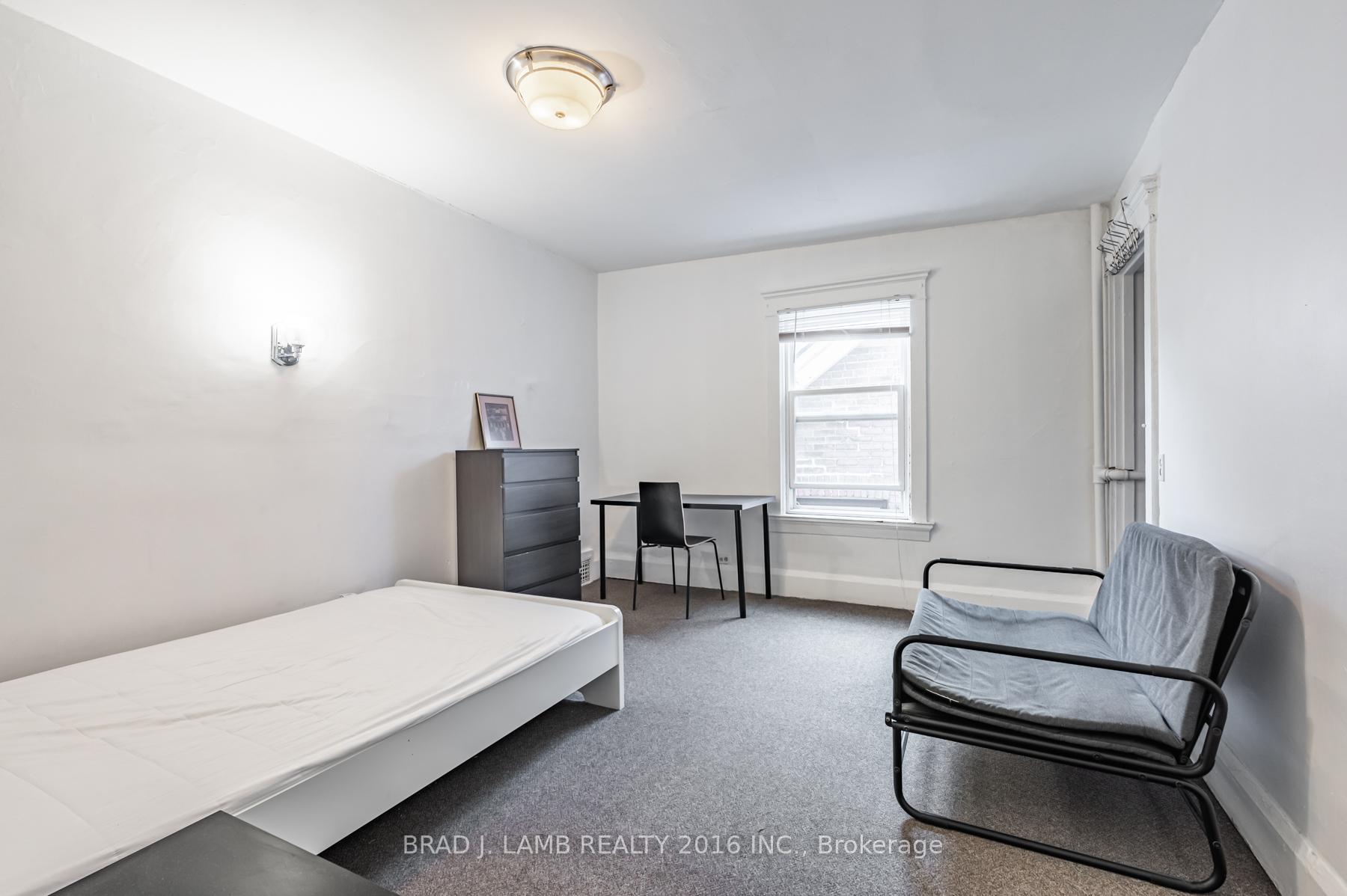 Photo 5 of Unit 2, 984 Dundas Street W, Toronto, Trinity-Bellwoods — HOMEH