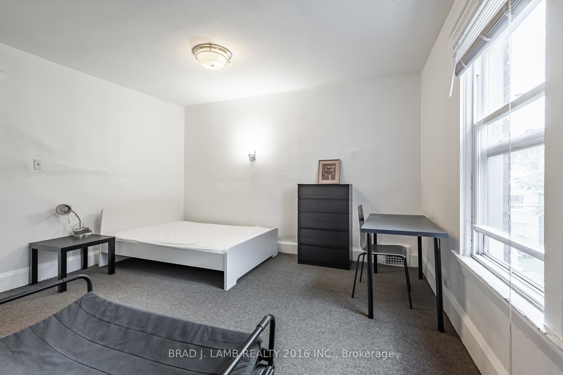 Photo 6 of Unit 2, 984 Dundas Street W, Toronto, Trinity-Bellwoods — HOMEH
