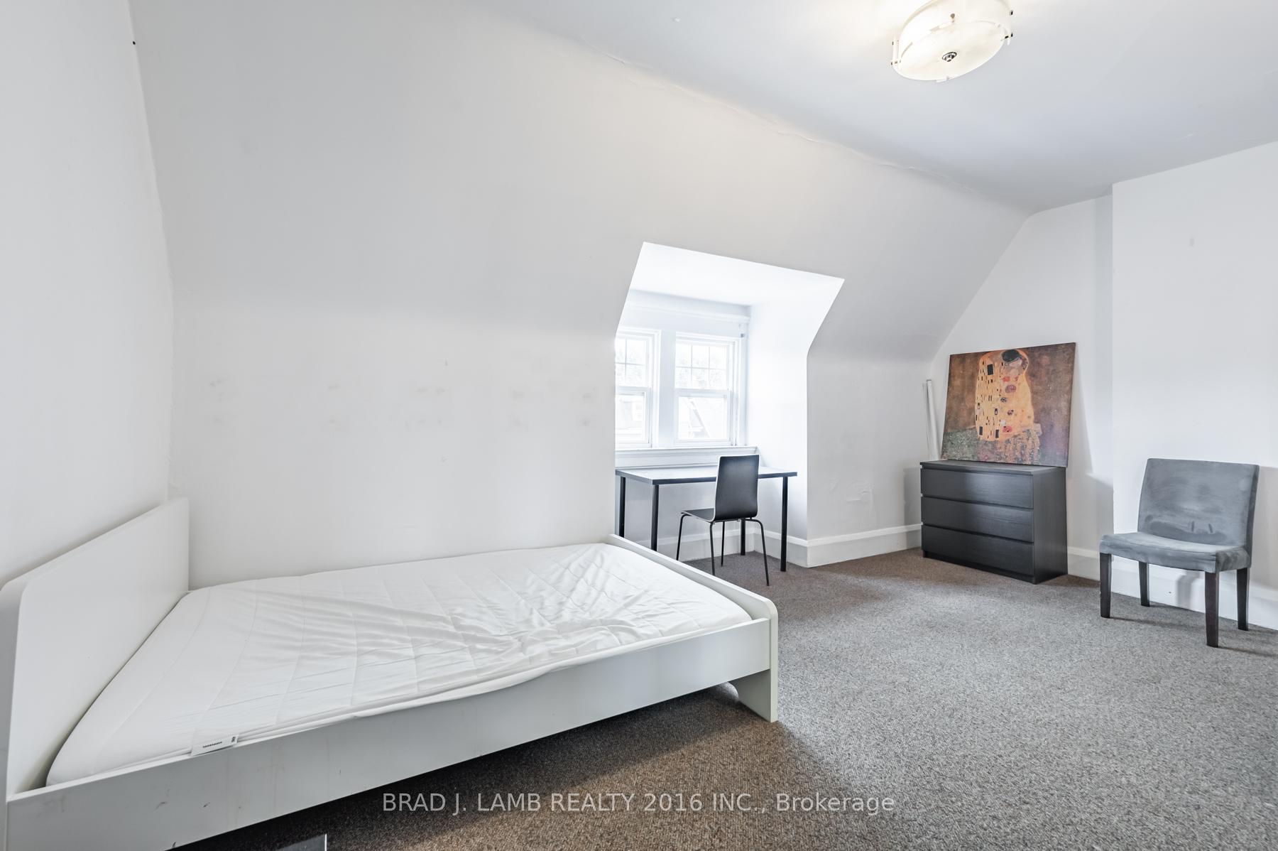 Photo 7 of Unit 2, 984 Dundas Street W, Toronto, Trinity-Bellwoods — HOMEH