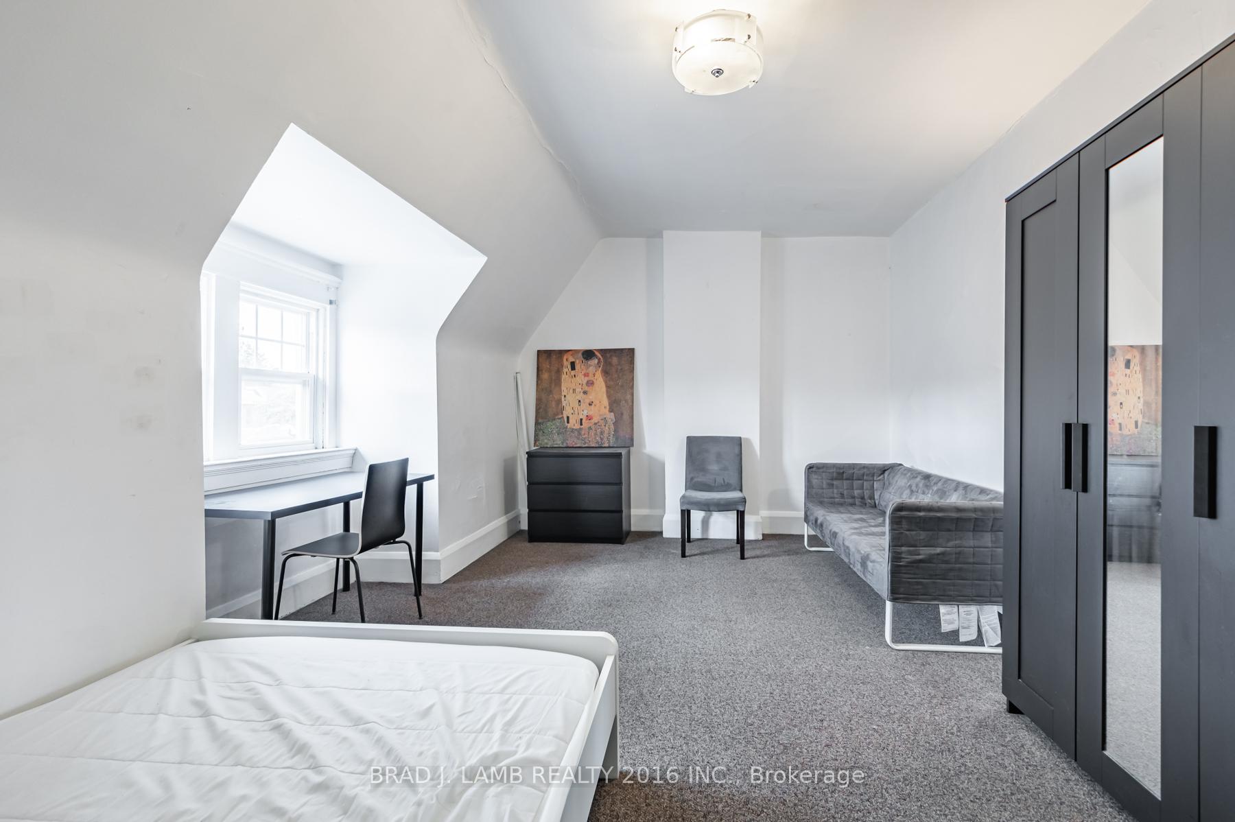 Photo 8 of Unit 2, 984 Dundas Street W, Toronto, Trinity-Bellwoods — HOMEH