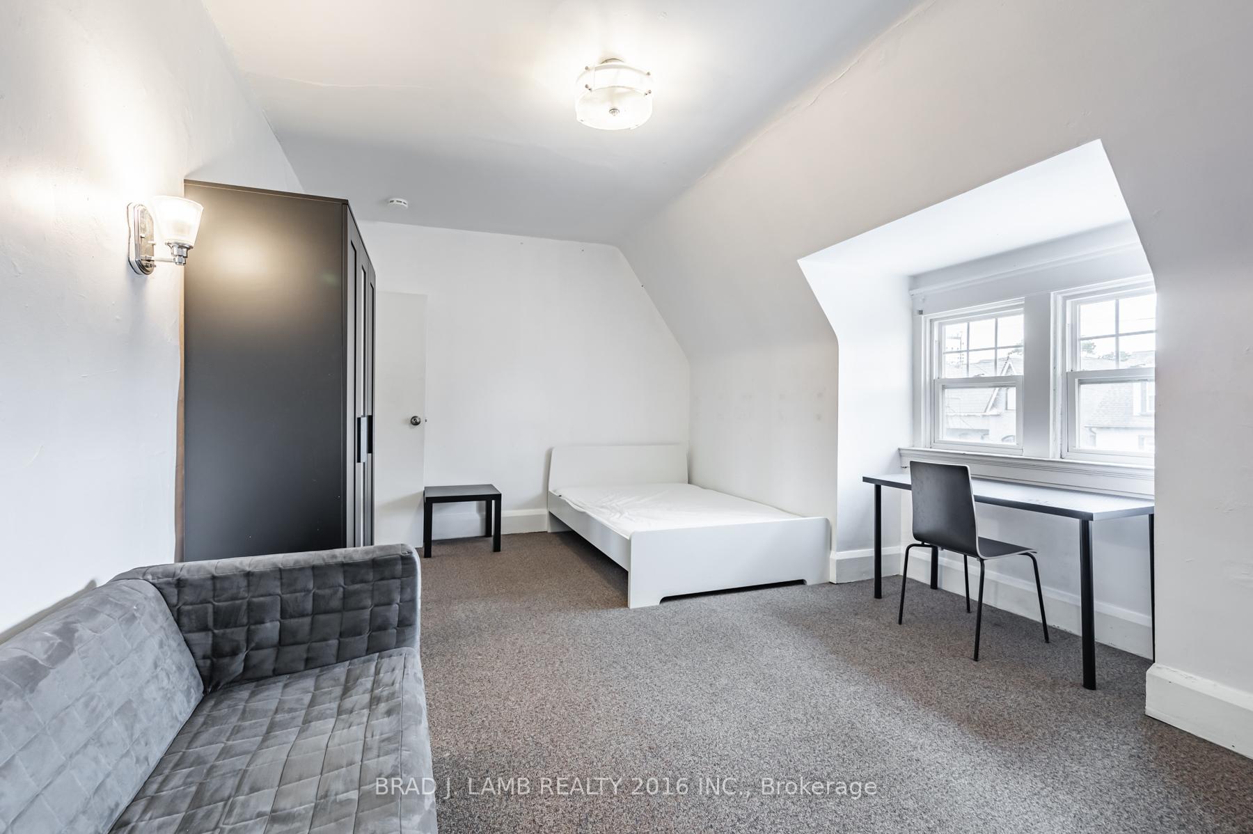 Photo 9 of Unit 2, 984 Dundas Street W, Toronto, Trinity-Bellwoods — HOMEH