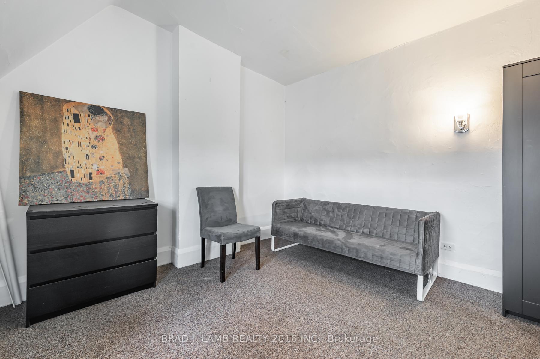 Photo 11 of Unit 2, 984 Dundas Street W, Toronto, Trinity-Bellwoods — HOMEH