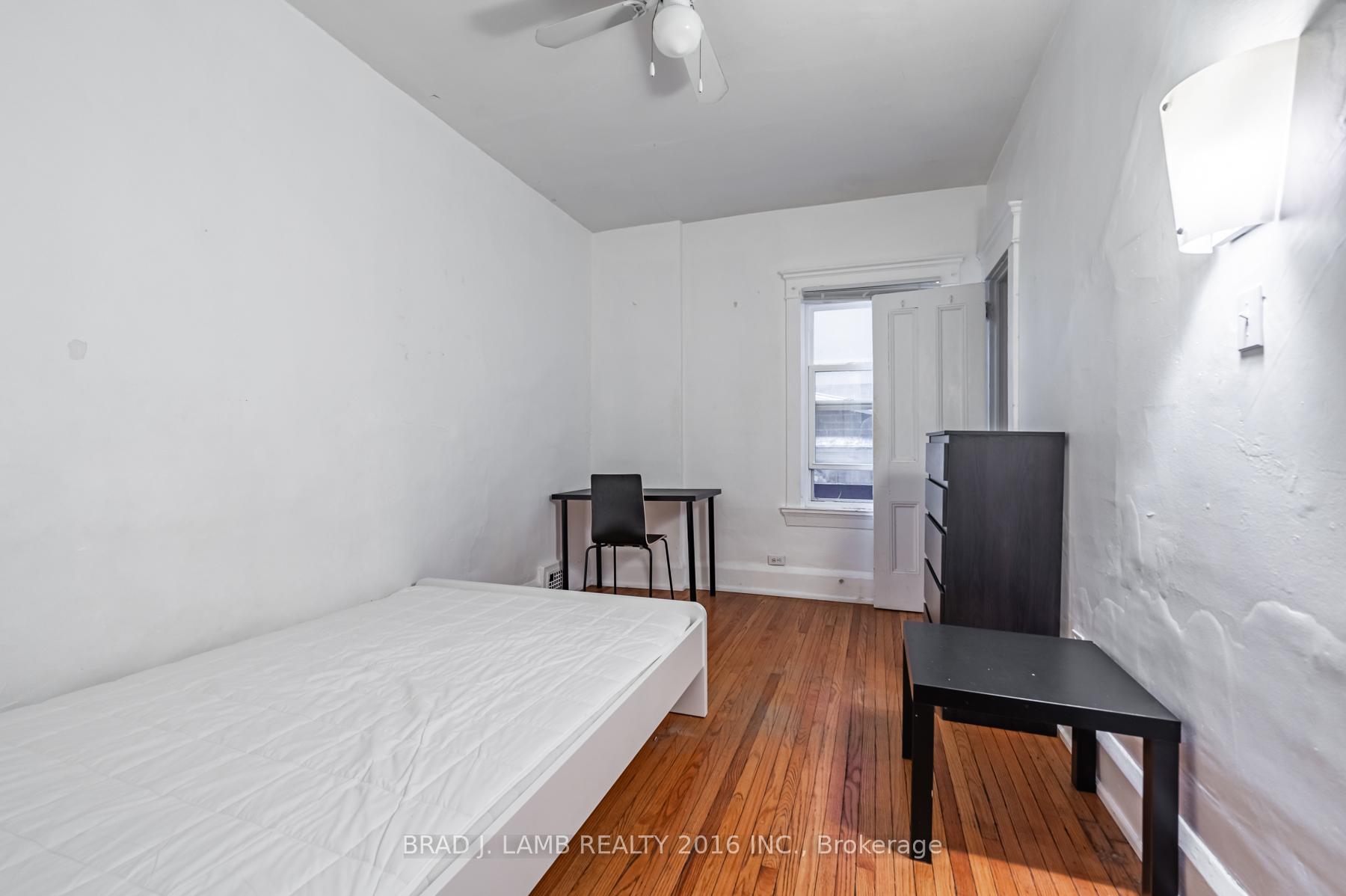Photo 12 of Unit 2, 984 Dundas Street W, Toronto, Trinity-Bellwoods — HOMEH