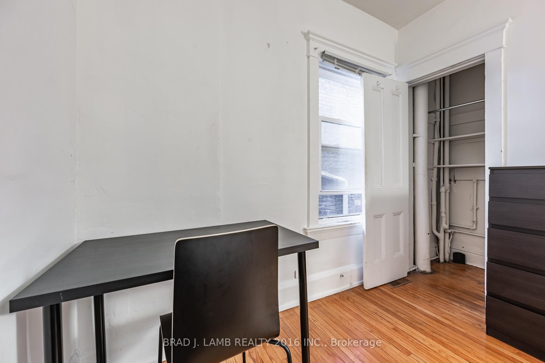 Photo 13 of Unit 2, 984 Dundas Street W, Toronto, Trinity-Bellwoods — HOMEH
