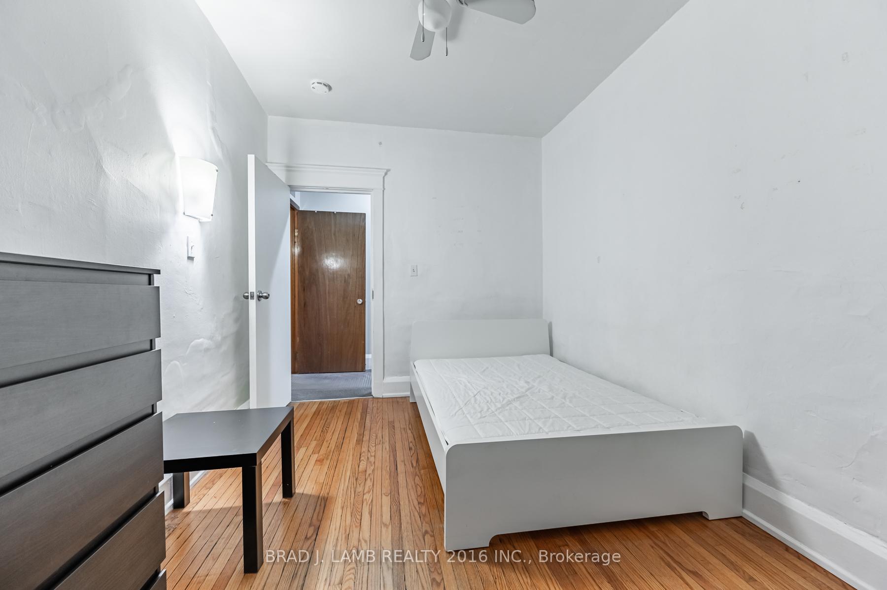 Photo 14 of Unit 2, 984 Dundas Street W, Toronto, Trinity-Bellwoods — HOMEH