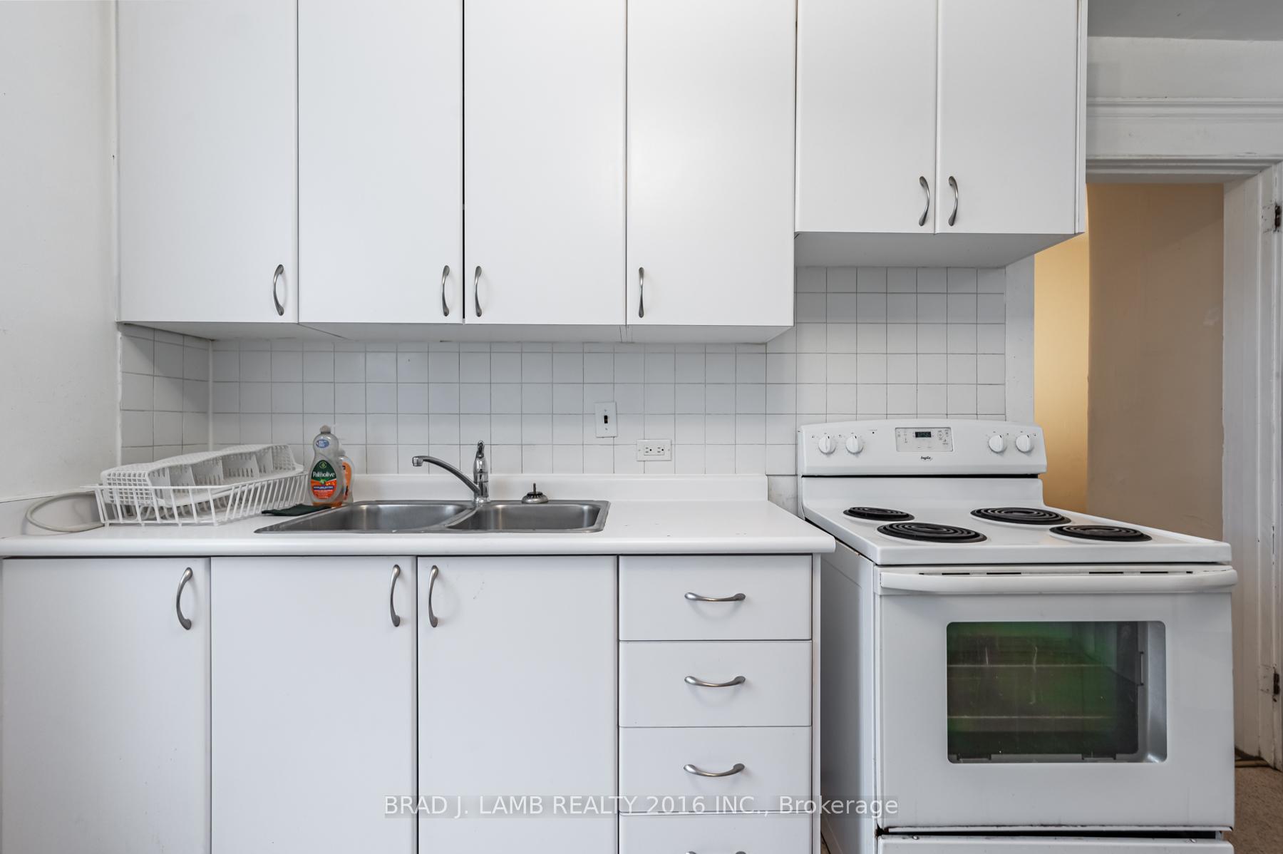 Photo 23 of Unit 2, 984 Dundas Street W, Toronto, Trinity-Bellwoods — HOMEH