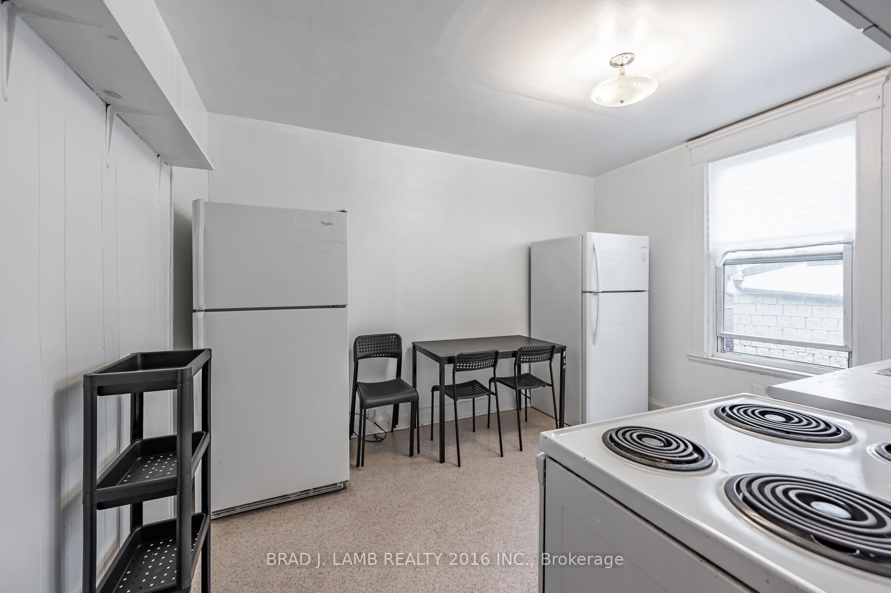 Photo 24 of Unit 2, 984 Dundas Street W, Toronto, Trinity-Bellwoods — HOMEH