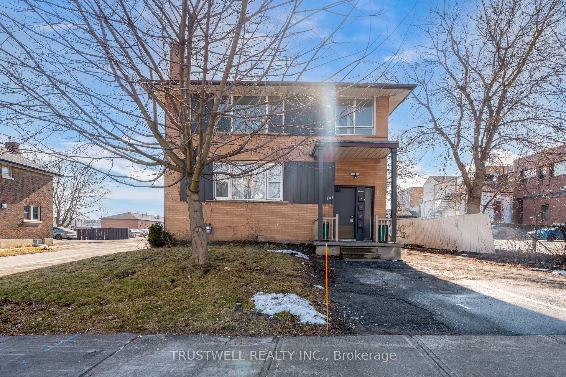 Photo 6 of Unit 2, 105 Mary Street E, Whitby, Downtown Whitby — HOMEH