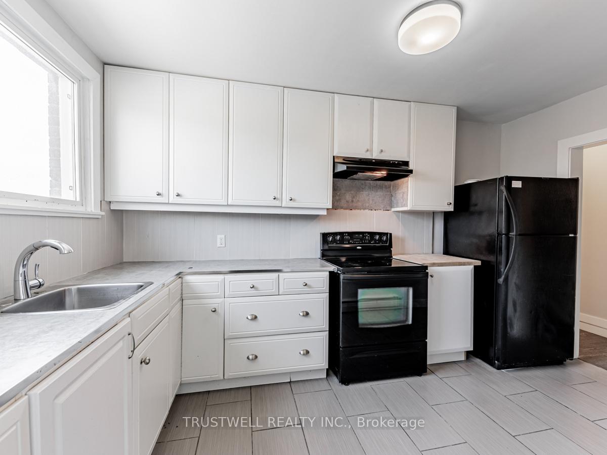 Photo 7 of Unit 2, 105 Mary Street E, Whitby, Downtown Whitby — HOMEH