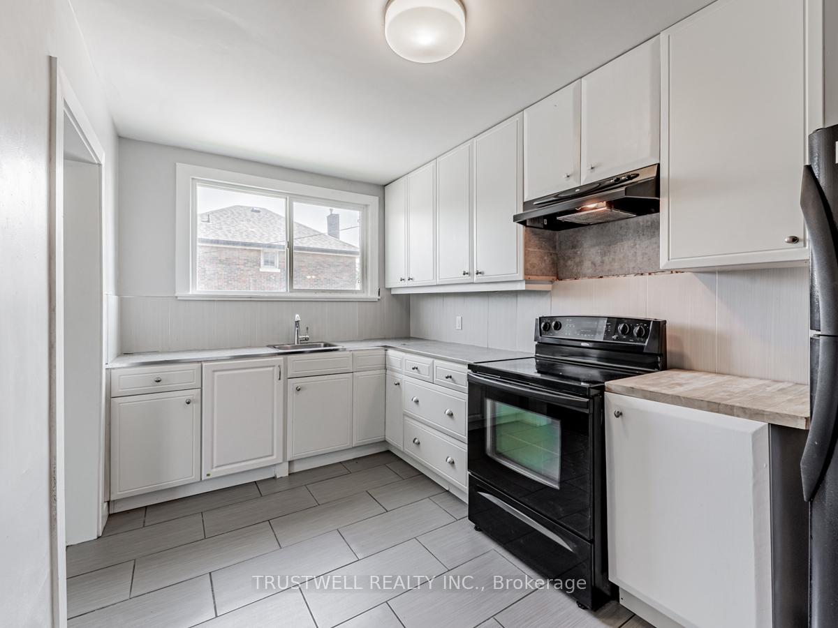 Photo 8 of Unit 2, 105 Mary Street E, Whitby, Downtown Whitby — HOMEH