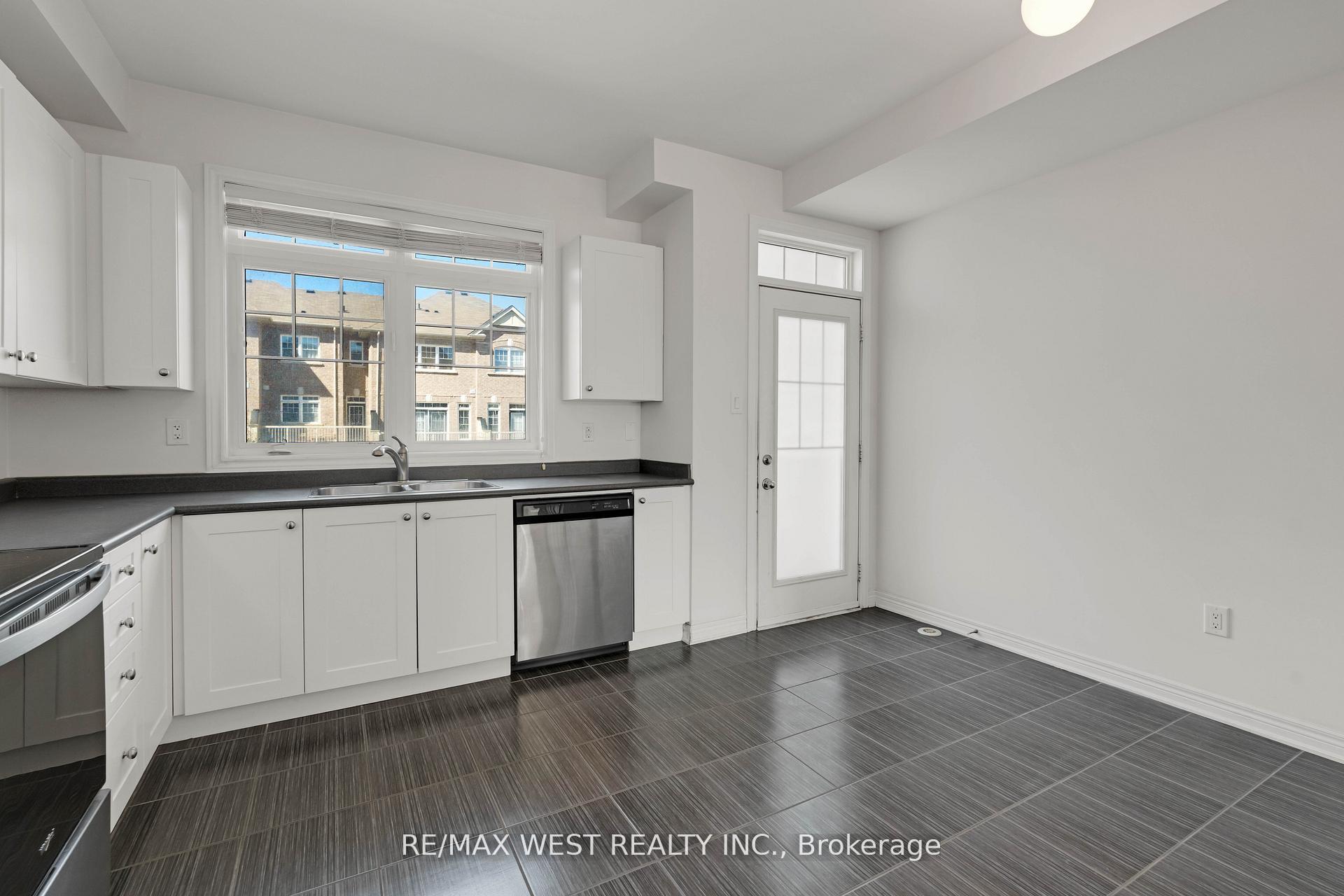 Photo 12 of 308 Delray Drive, Markham, Greensborough — HOMEH
