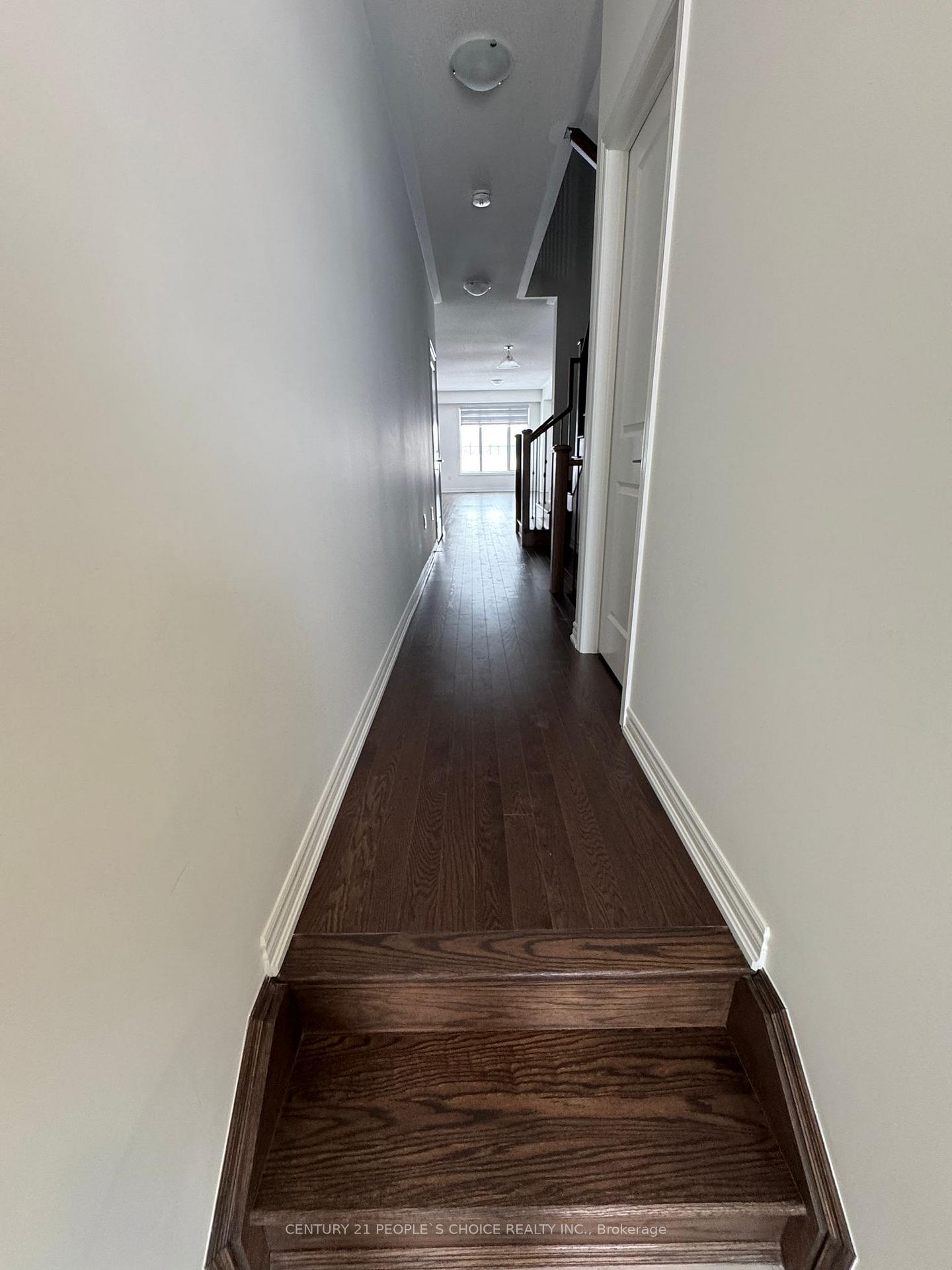 Photo 3 of 8 Reigate Avenue, Whitby, Williamsburg — HOMEH