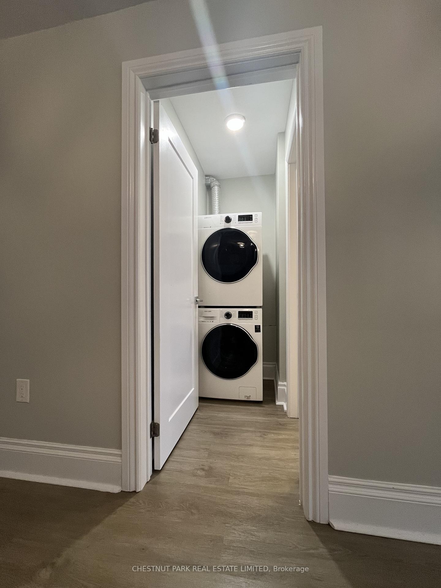 Photo 8 of Unit Upper, 5 Kingswood Road, Toronto, The Beaches — HOMEH