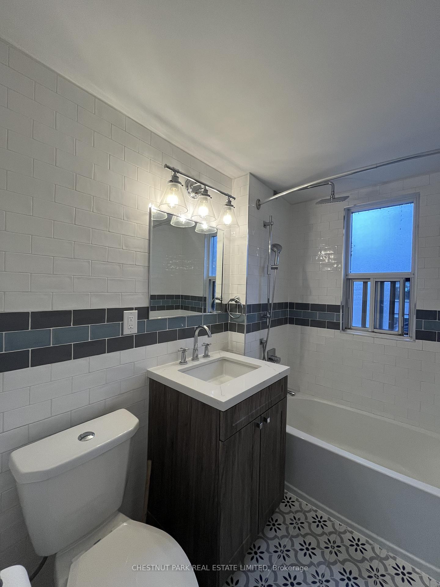 Photo 10 of Unit Upper, 5 Kingswood Road, Toronto, The Beaches — HOMEH