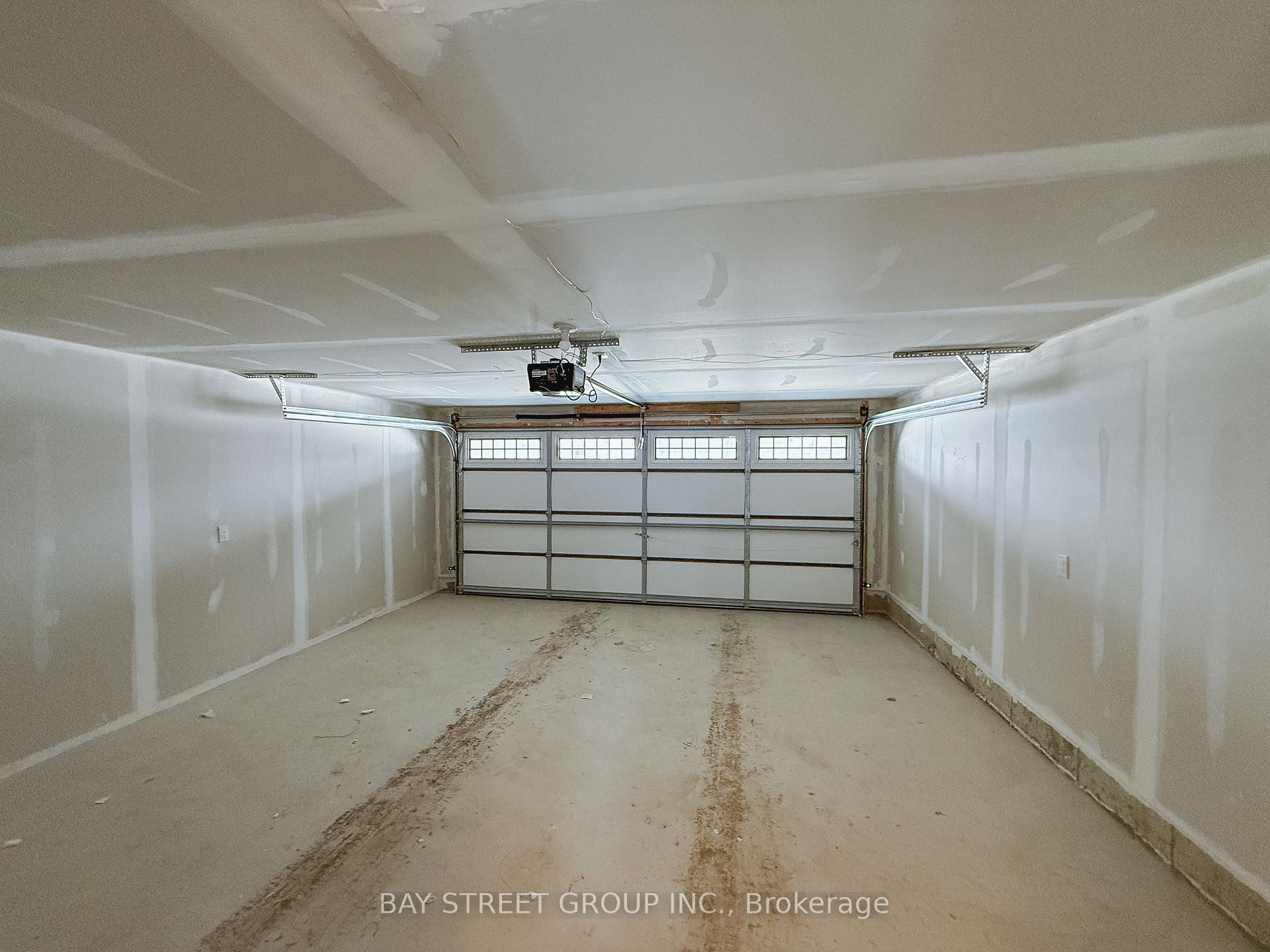 Photo 5 of 1030 Dyas Avenue, Oshawa, Kedron — HOMEH