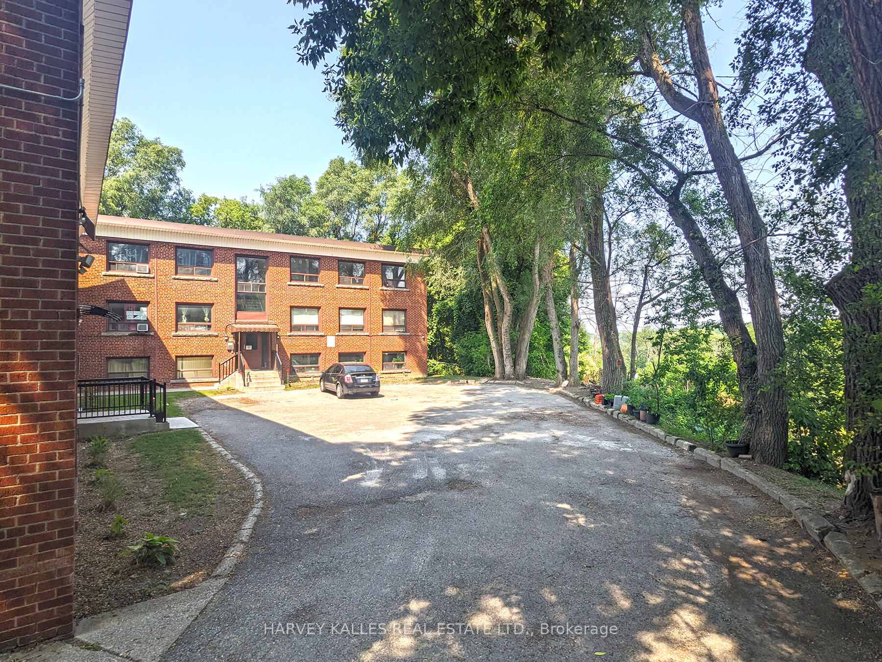 Photo 12 of Unit 12, 330 Chisholm Avenue, Toronto, Woodbine-Lumsden — HOMEH