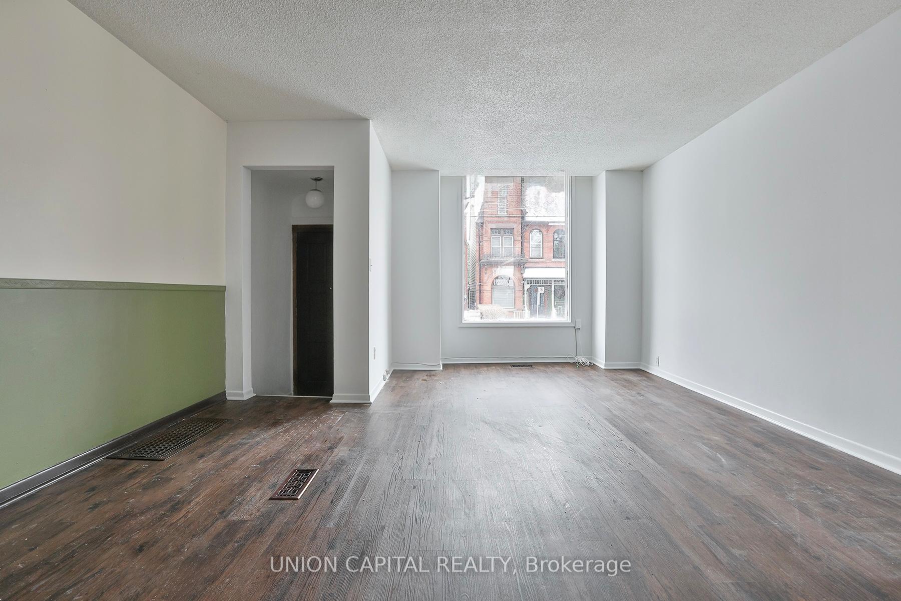 Photo 3 of 108 Sumach Street, Toronto, Regent Park — HOMEH