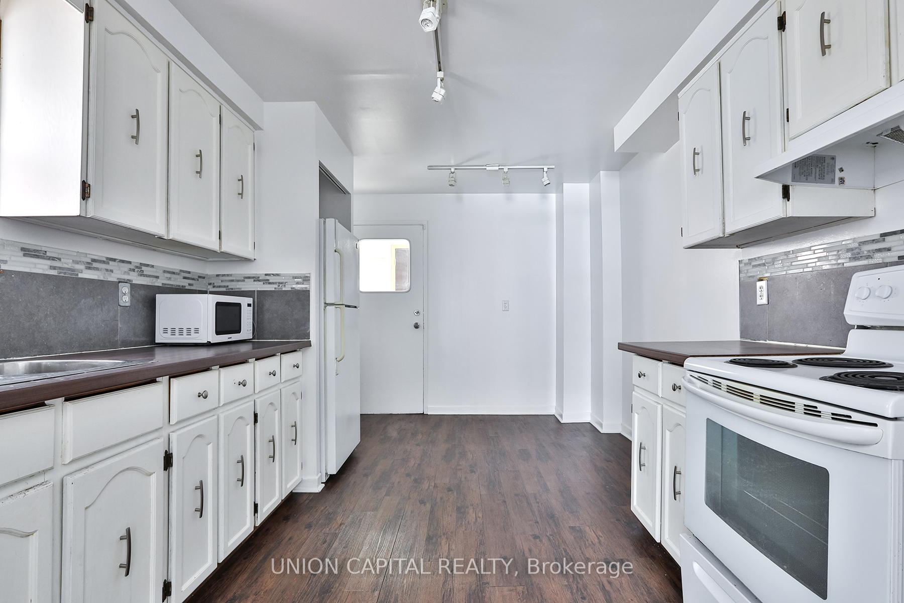Photo 4 of 108 Sumach Street, Toronto, Regent Park — HOMEH
