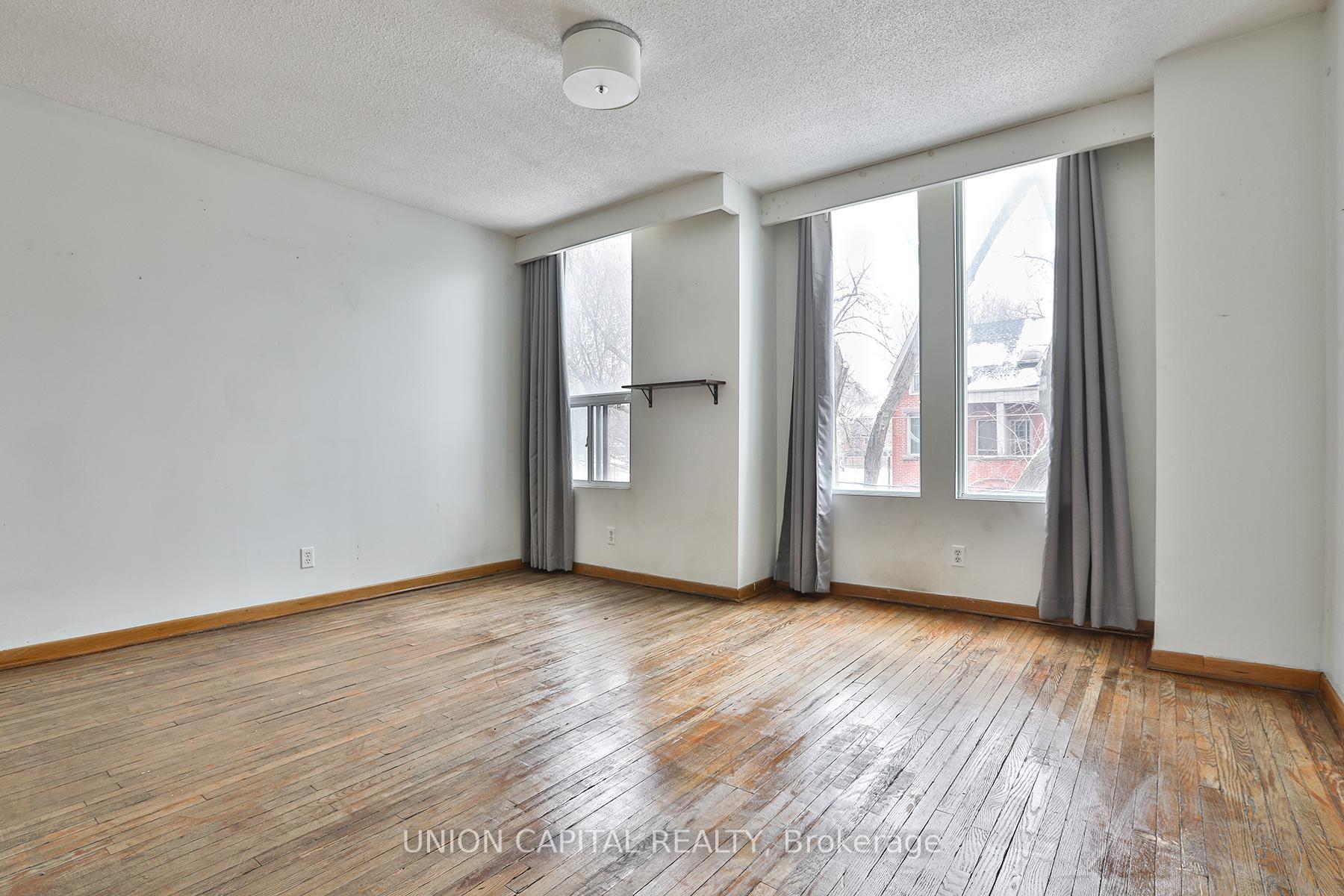 Photo 6 of 108 Sumach Street, Toronto, Regent Park — HOMEH