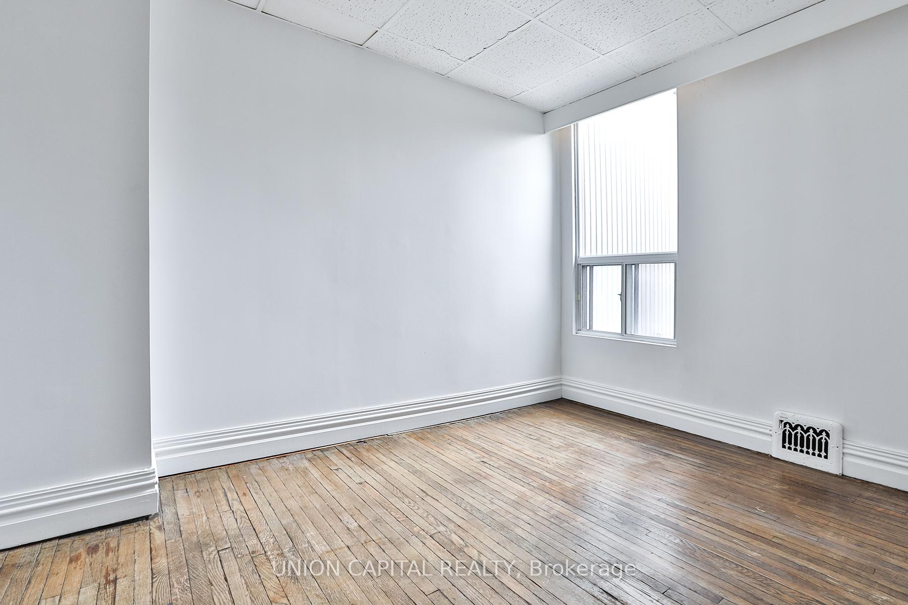 Photo 8 of 108 Sumach Street, Toronto, Regent Park — HOMEH