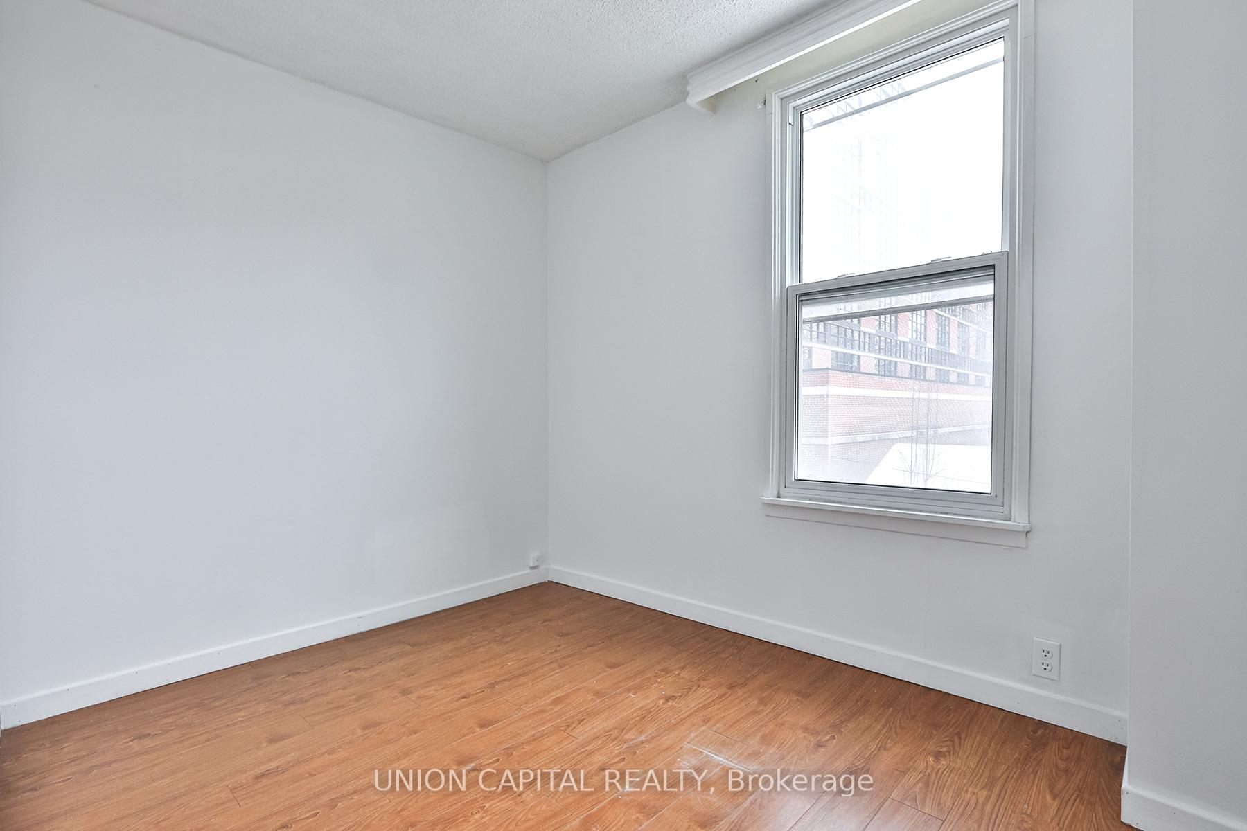 Photo 5 of 108 Sumach Street, Toronto, Regent Park — HOMEH