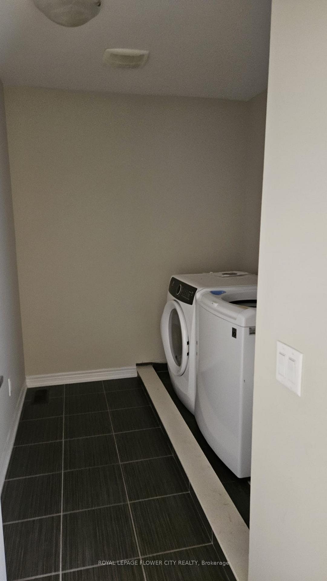 Photo 8 of 84 Kalmia Drive, Brampton, Credit Valley — HOMEH