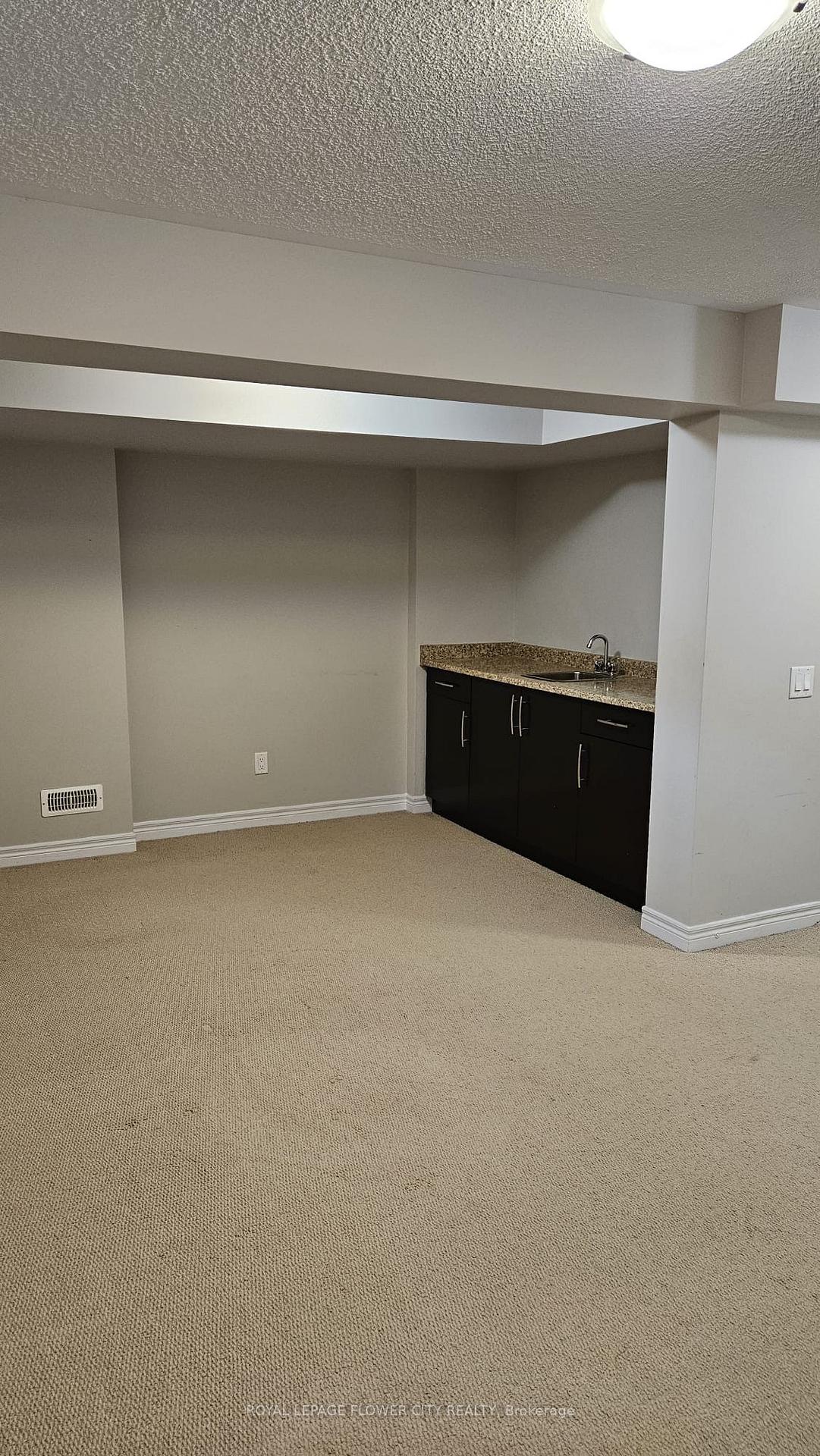 Photo 11 of 84 Kalmia Drive, Brampton, Credit Valley — HOMEH