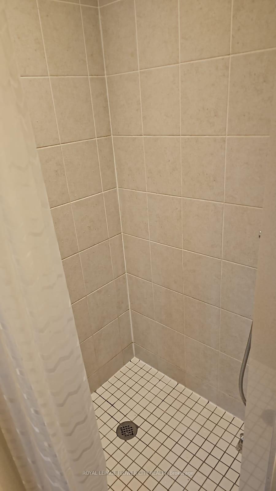 Photo 17 of 84 Kalmia Drive, Brampton, Credit Valley — HOMEH
