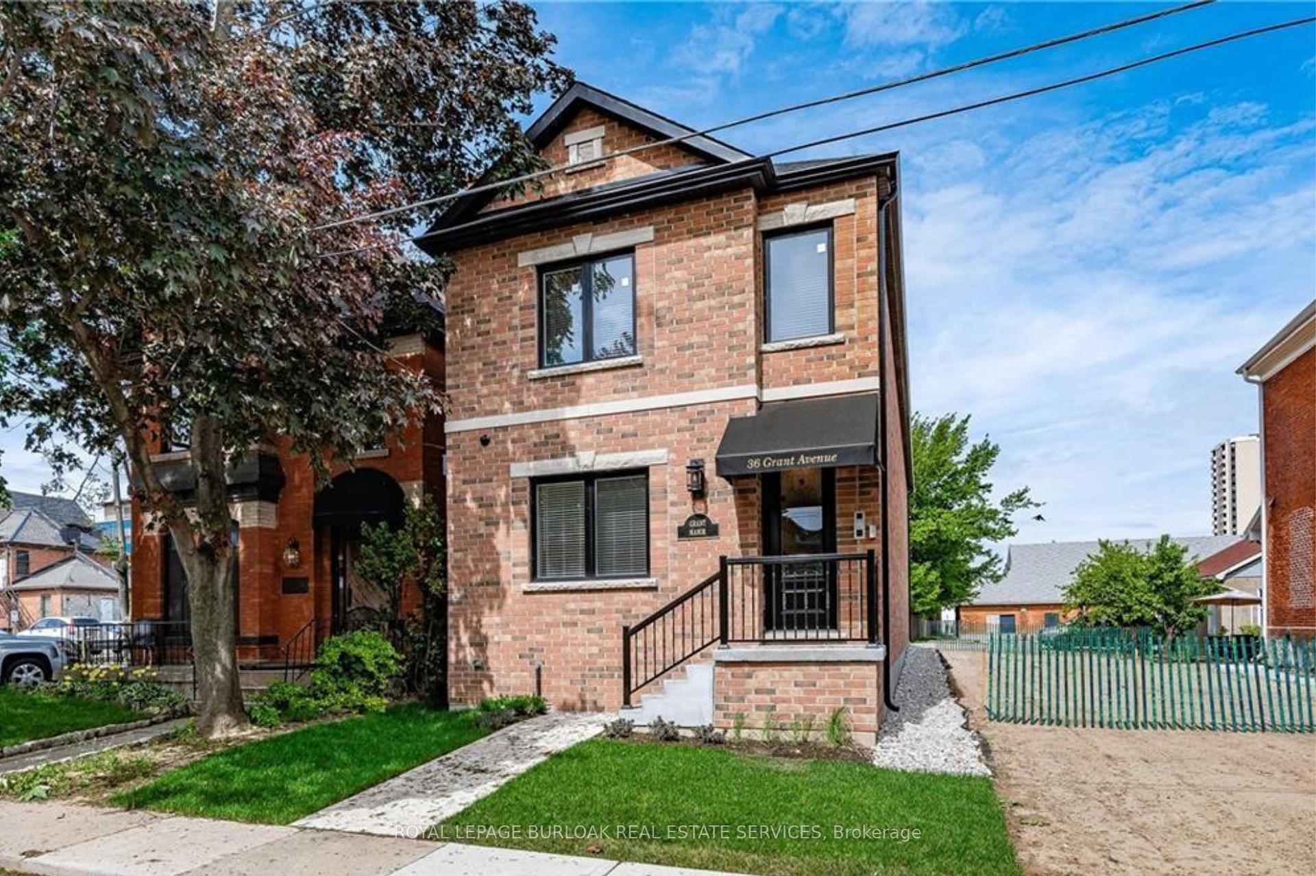 Front of Unit 1A, 36 Grant Avenue
