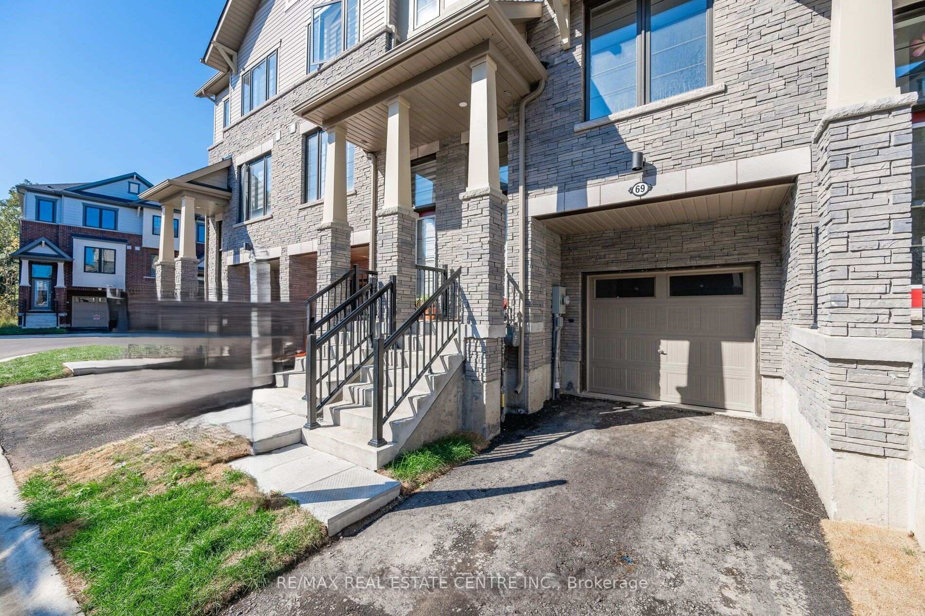 Photo 4 of Unit 69, 185 Bedrock Drive, Hamilton, Stoney Creek Mountain — HOMEH