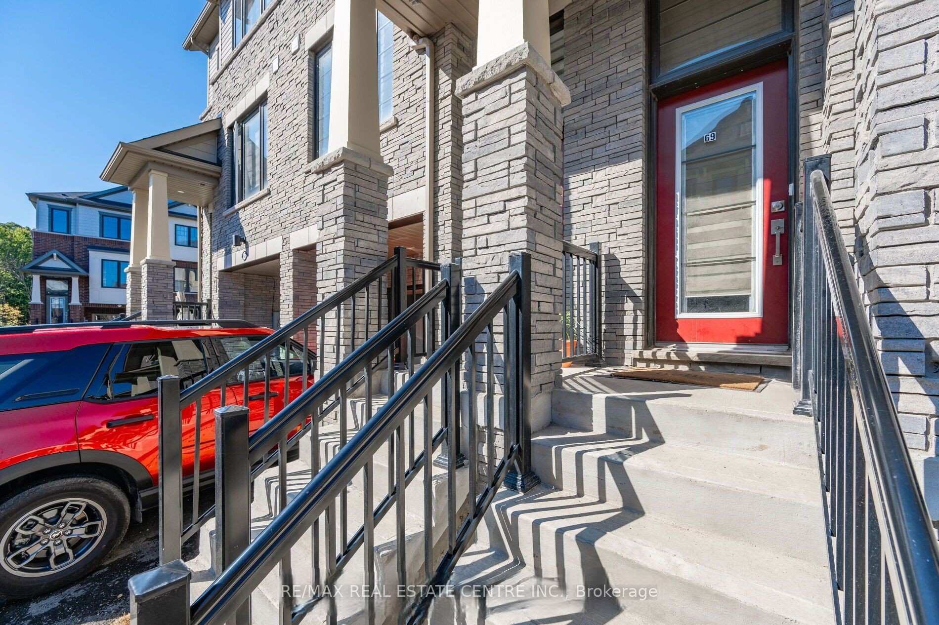 Photo 3 of Unit 69, 185 Bedrock Drive, Hamilton, Stoney Creek Mountain — HOMEH
