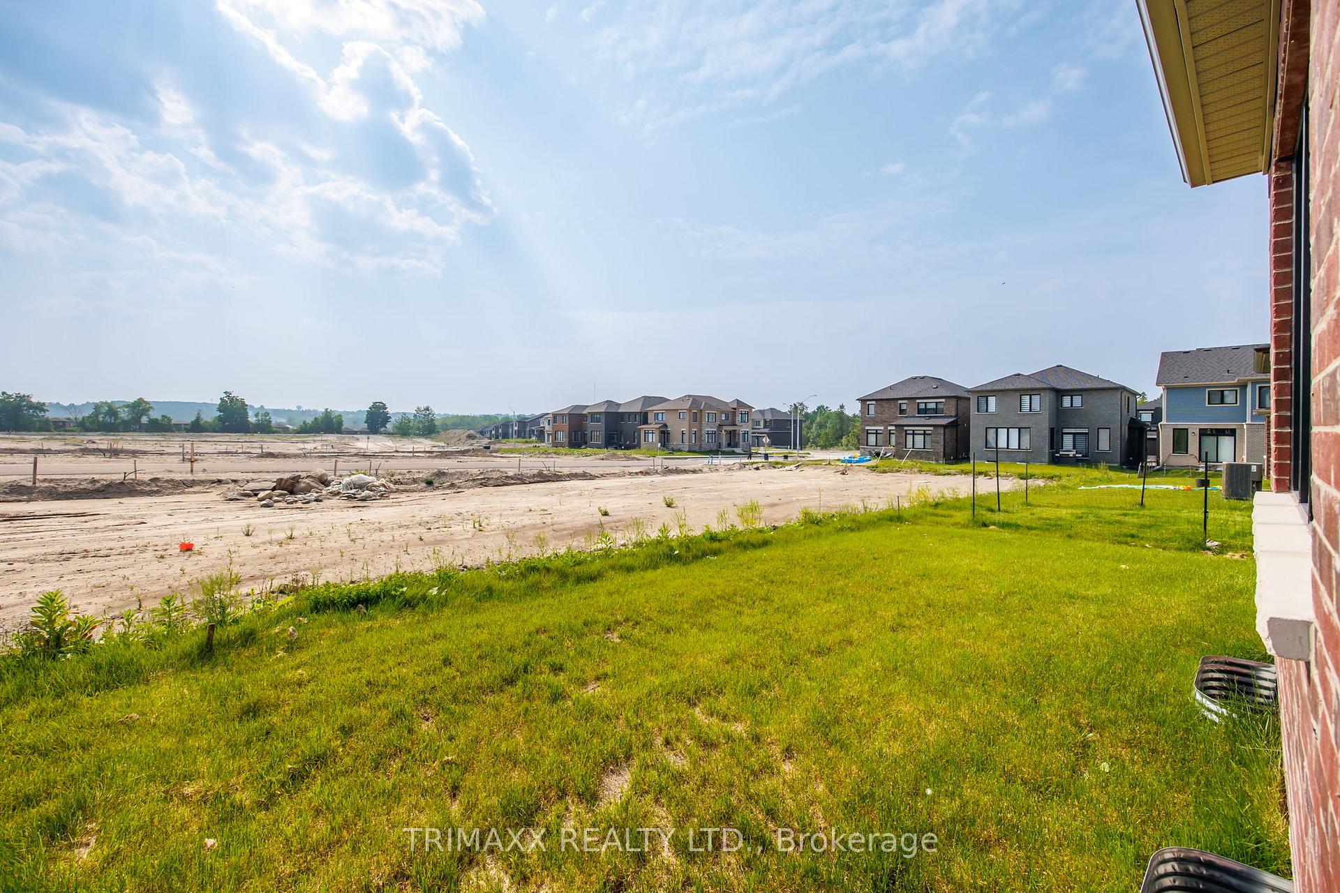 Photo 40 of 22 Kingsbury Trail, Barrie, Rural Barrie Southeast — HOMEH