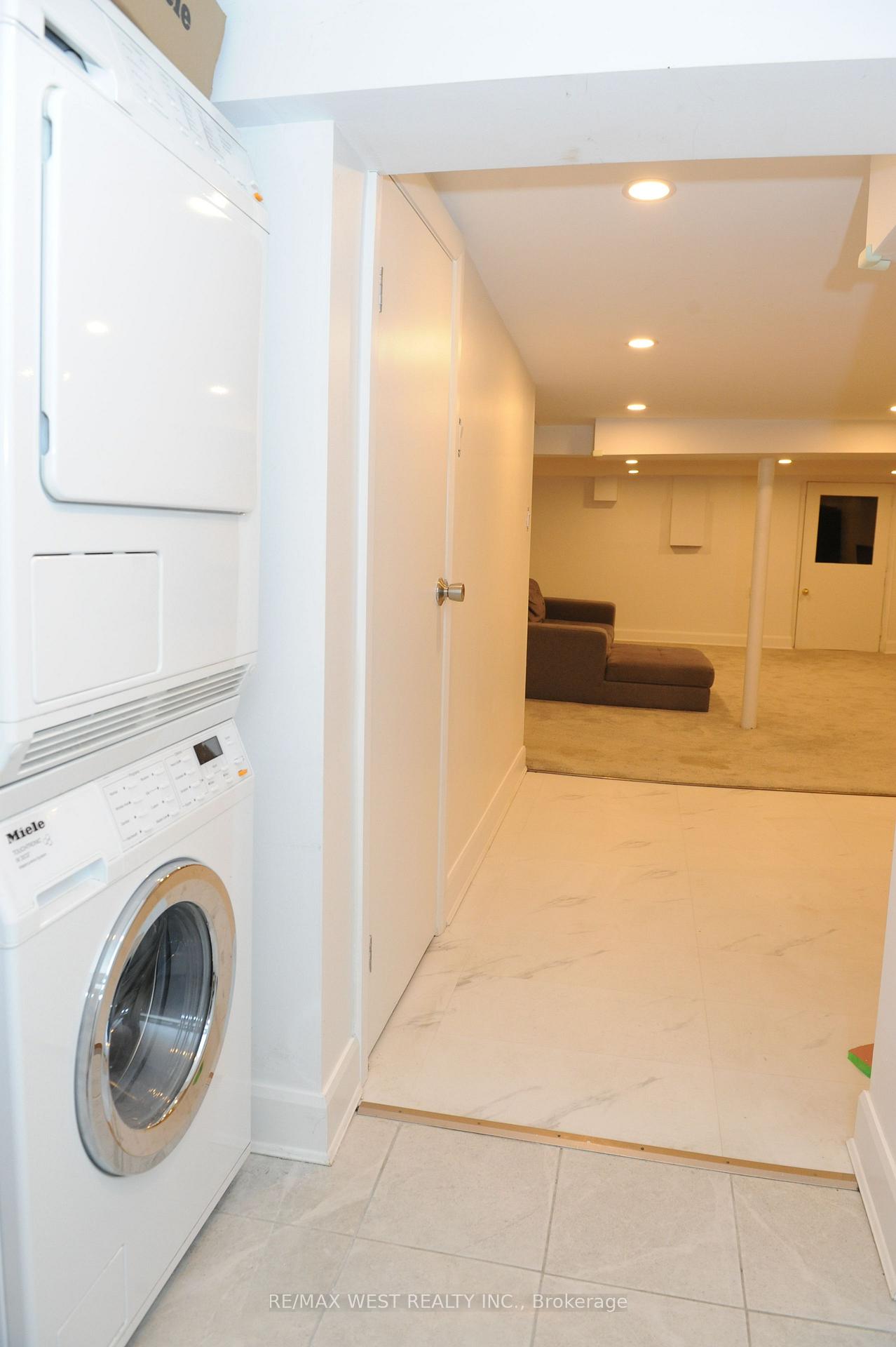 Photo 16 of Unit 1, 25 Euclid Avenue, Toronto, Trinity-Bellwoods — HOMEH