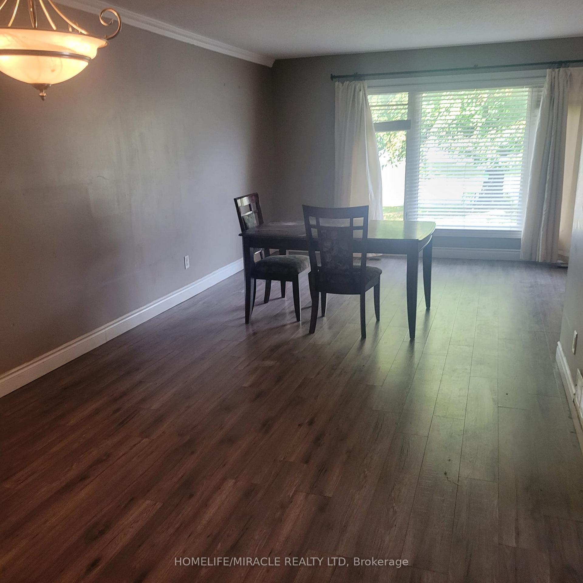Photo 2 of 32 Belmont Drive, Brampton, Avondale — HOMEH