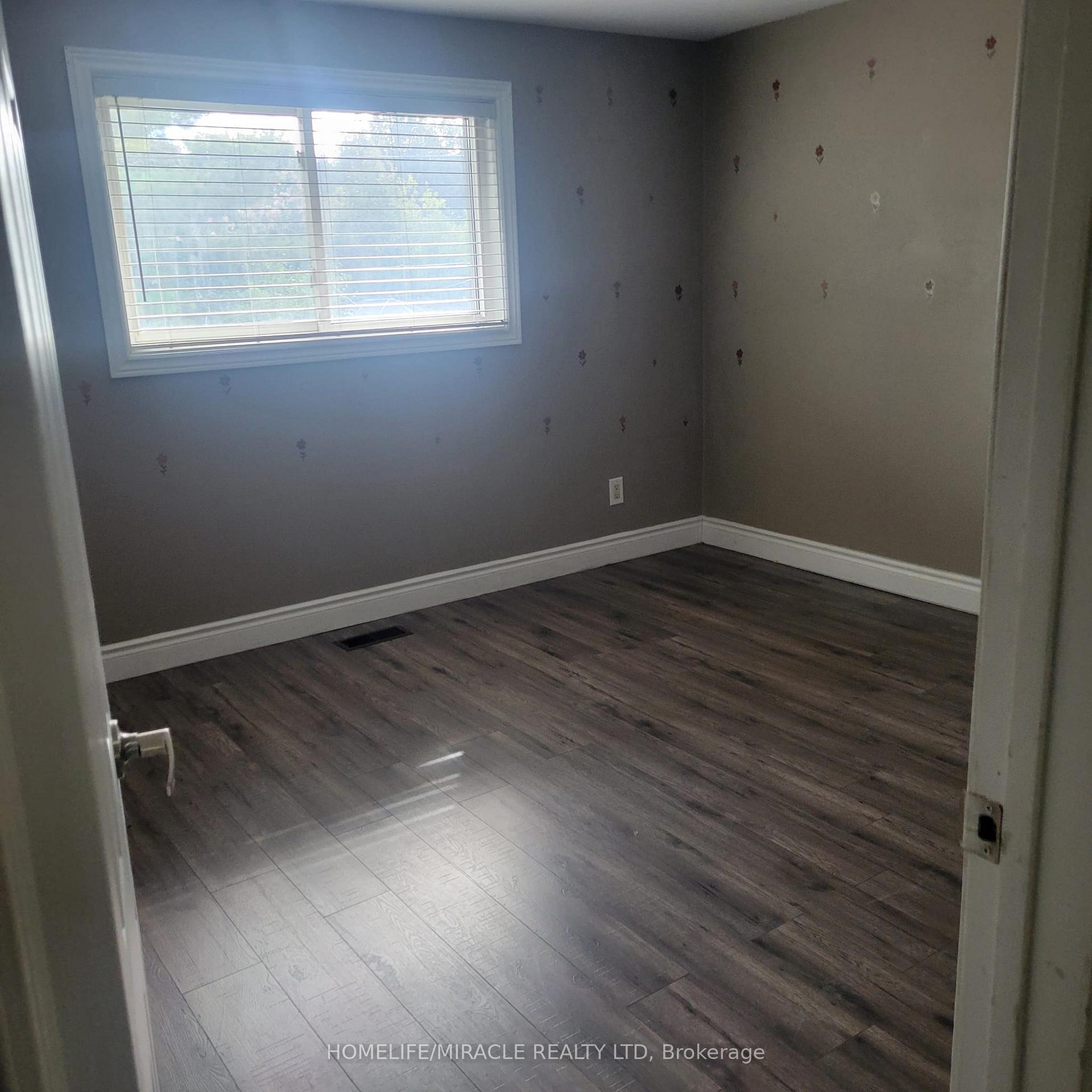 Photo 7 of 32 Belmont Drive, Brampton, Avondale — HOMEH